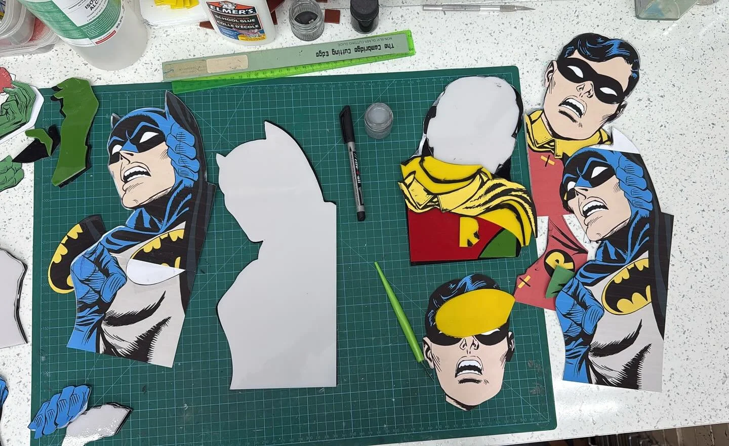 Well two week to go to Batman and Robins at the Wynd gallery with the amazing @cathy.smale and it&rsquo;s all busy busy busy! Had to do the main man and the boy wonder. 
Unusual way to spend a birthday Eve but have my Wonder Woman @hopebrook59 suppli