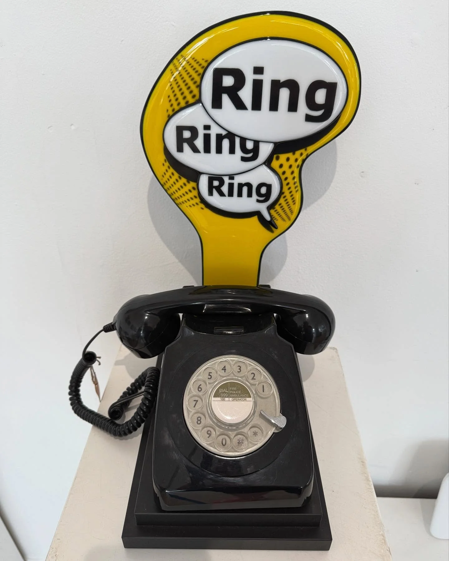 Hello!!!!!!

#ringringring
#retro
#telephone 
#glassart 
#Batmancalling
@design_nationuk 
@glassartsociety 
@contemporaryglasssociety 
@anti.copying.in.design 
@oceansidecompatible