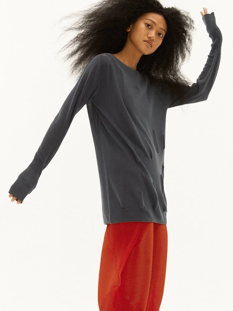 The 597C Loose Long Sleeve in Grey — museum C