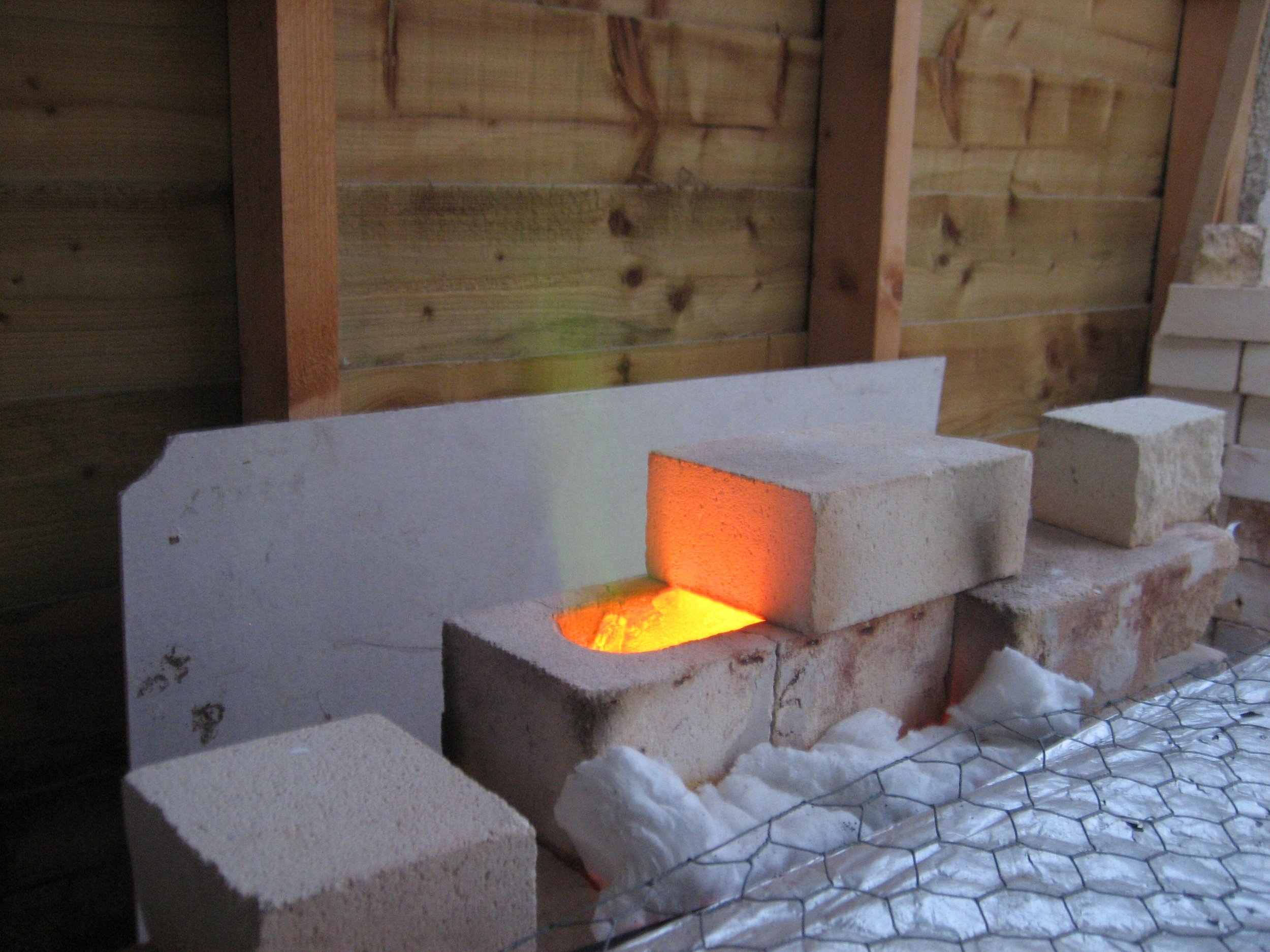 Small gas kiln in reduction