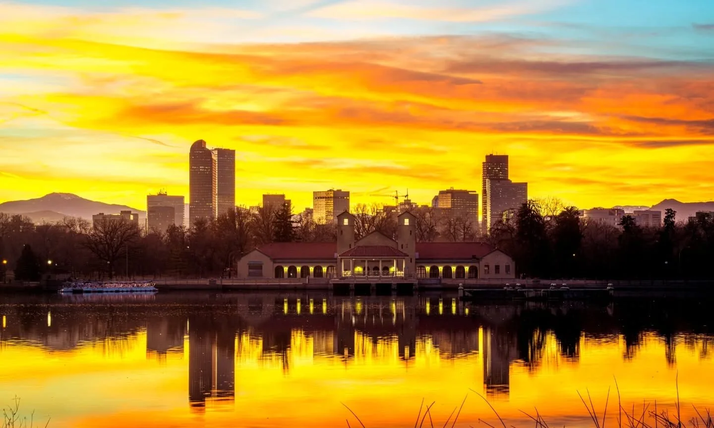 The city went quiet as the sky caught fire 🔥 

The sunsets over the past week have been absolutely breathtaking. Caught the wave cloud forming again and headed to City Park for a front-row view.

*

*

*

#denver #denvercolorado #cityparkdenver #mil