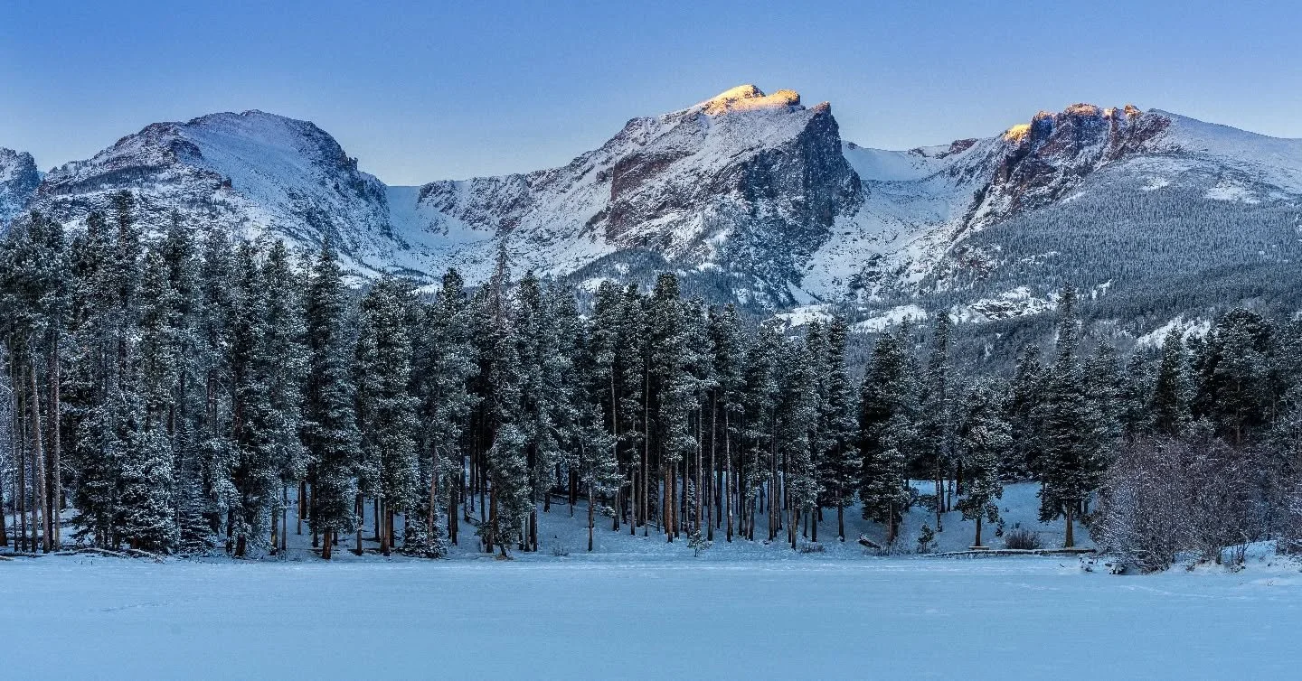 Snow on the Pines

#rockymountainnationalpark #ColoradoMountains #LandscapePhotography