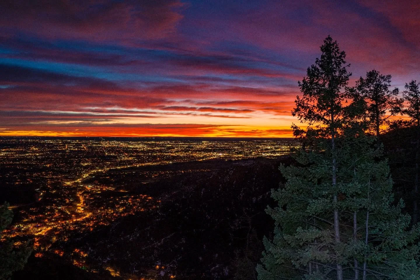 City Lights burning almost as much as your legs going up the incline 

#manitouincline 
#ColoradoMountains 
#coloradosprings