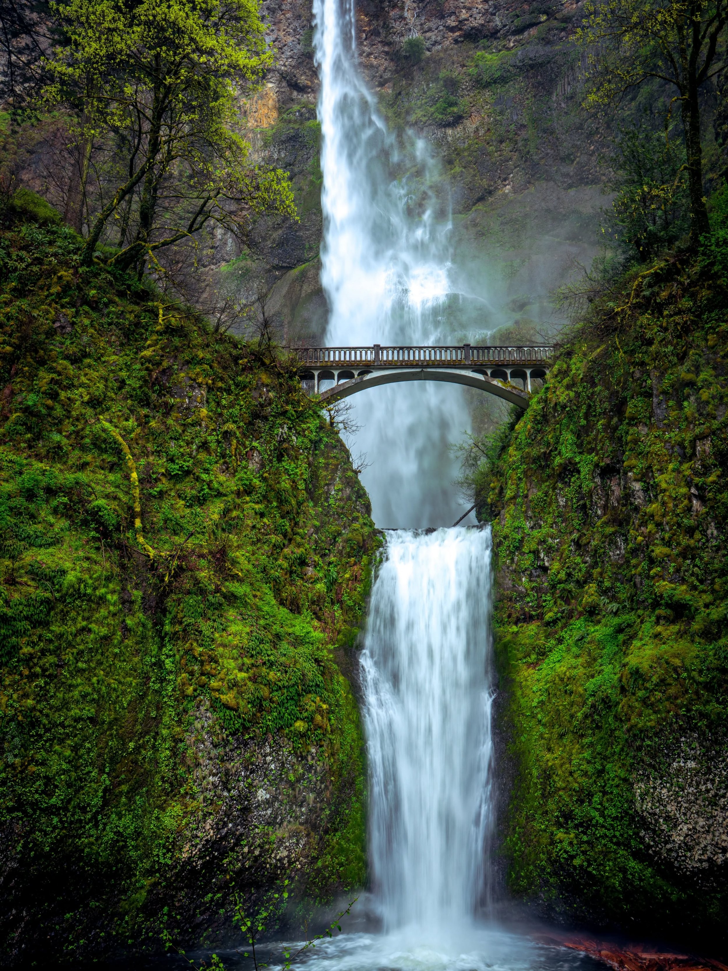 600 feet of water falling