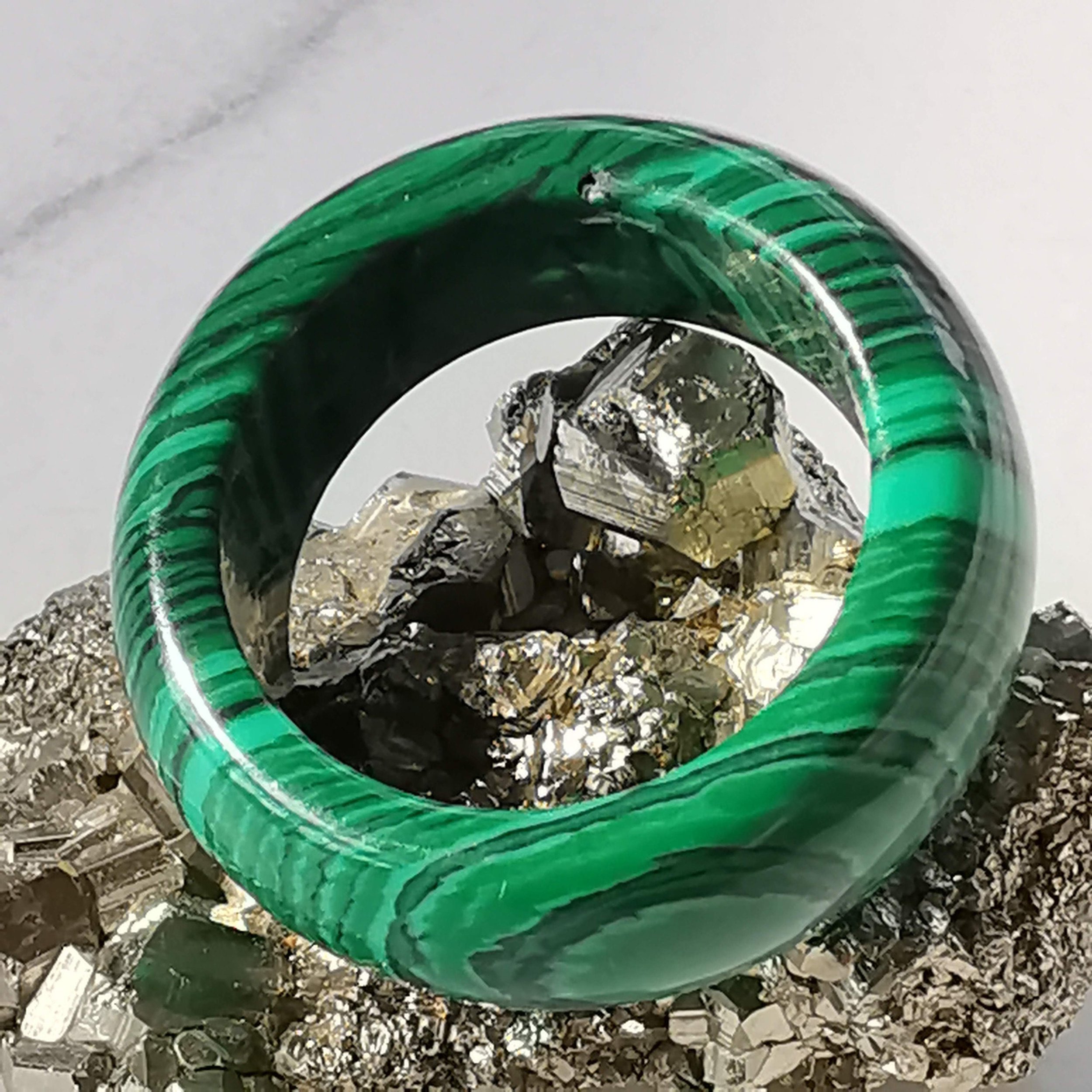 https://i.etsystatic.com/25315437/r/il/651673/3007553534/il_fullxfull.3007553534_2k8n.jpg