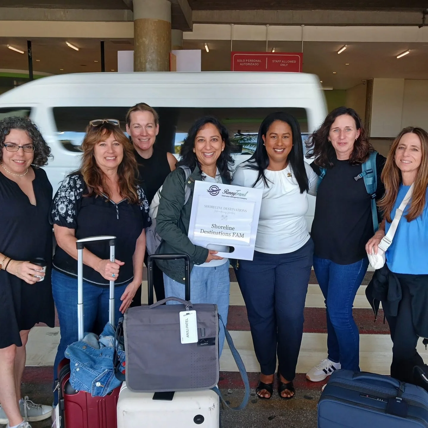 ✨ This week, Anjli &amp; Ellen are exploring the Dominican Republic with our amazing travel advisor friends from @shoreline_destinations - visiting 15 stunning resorts and tasting so much incredible gluten-free food! 🌴🥥🍽️

This photo is of all of 