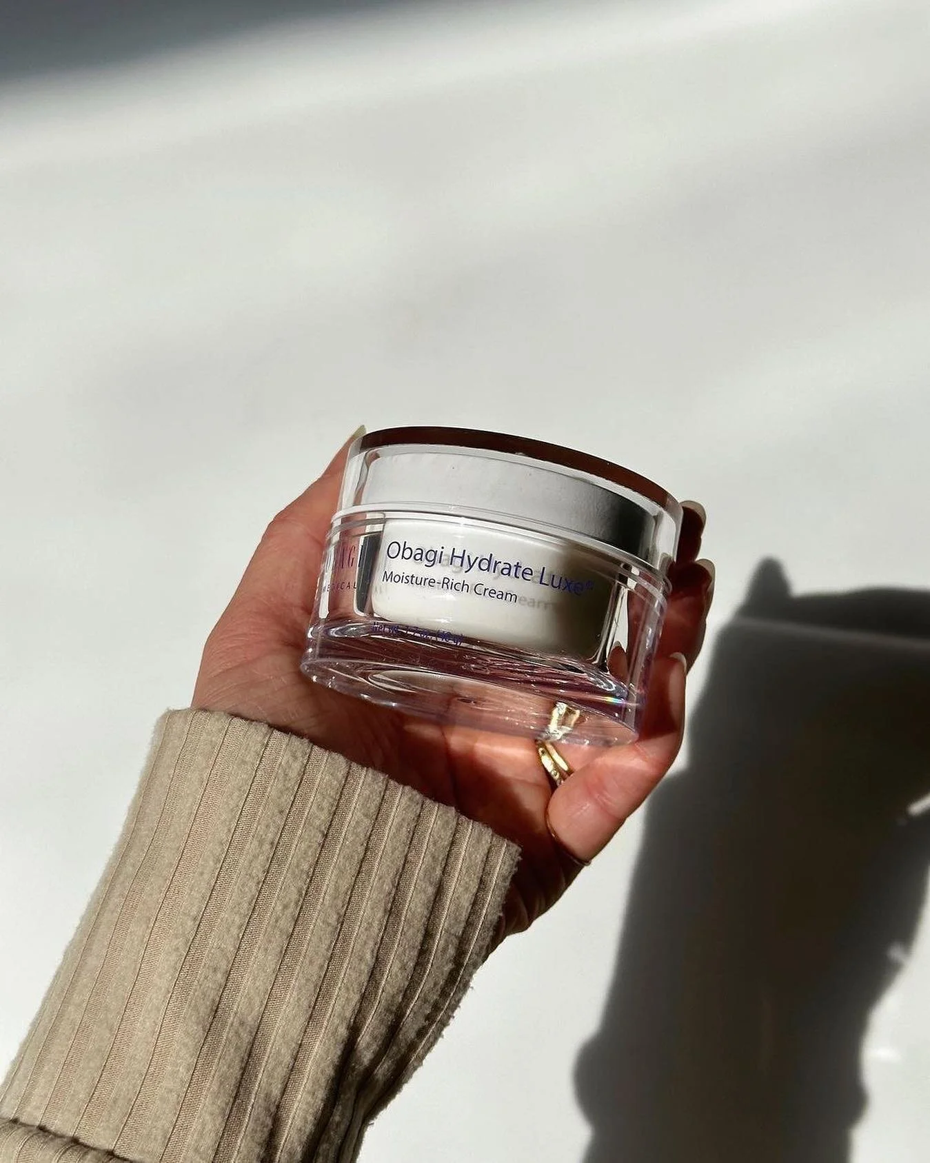 Sweater season is coming - be sure to stock up on your favorite moisturizers and book those Hydrafacials 🤍❄️