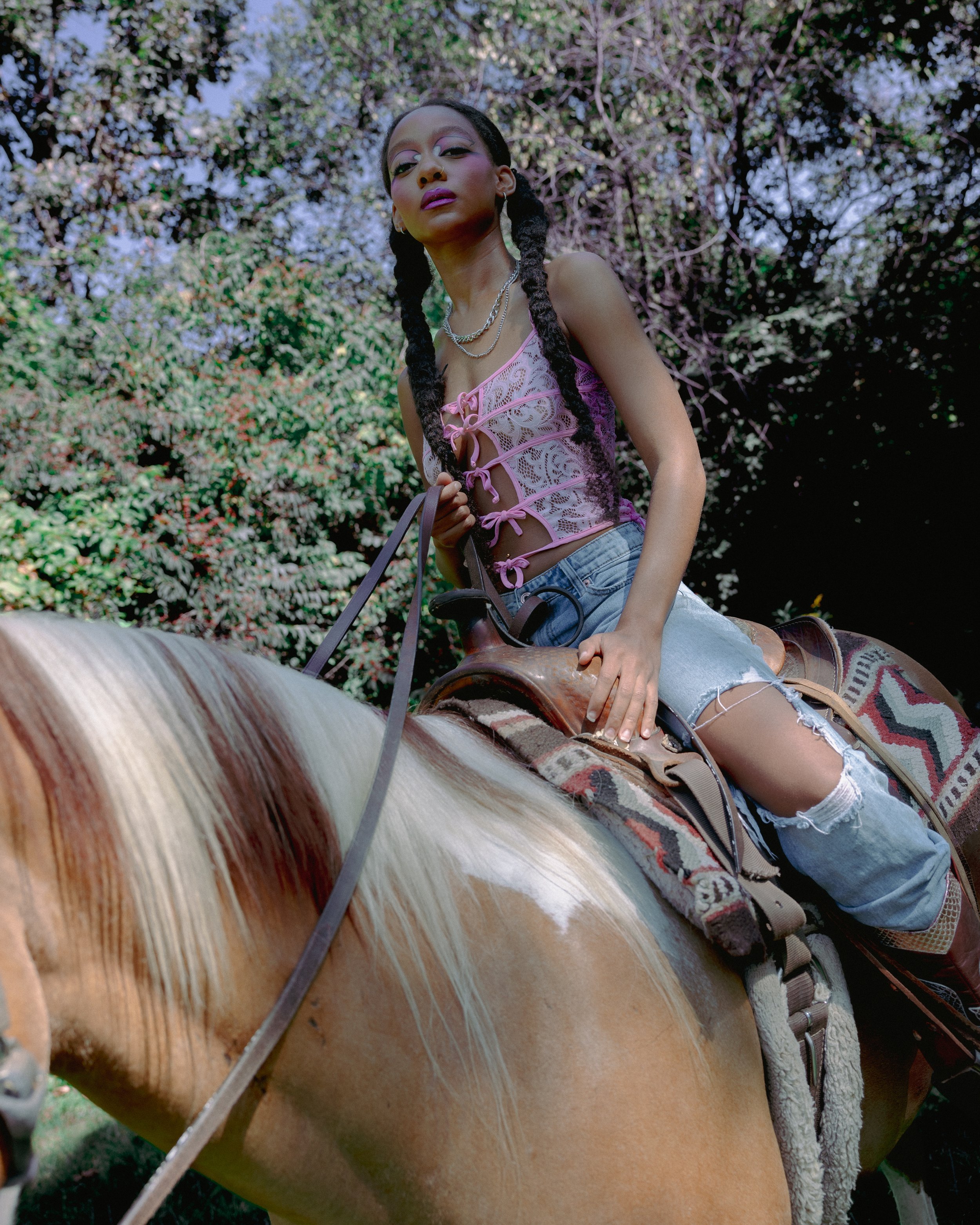 'Countryside Magic' Starring My'Kel Harvey | Makeup: @jakaylamadebeauty | Location: @memory_lane_stables