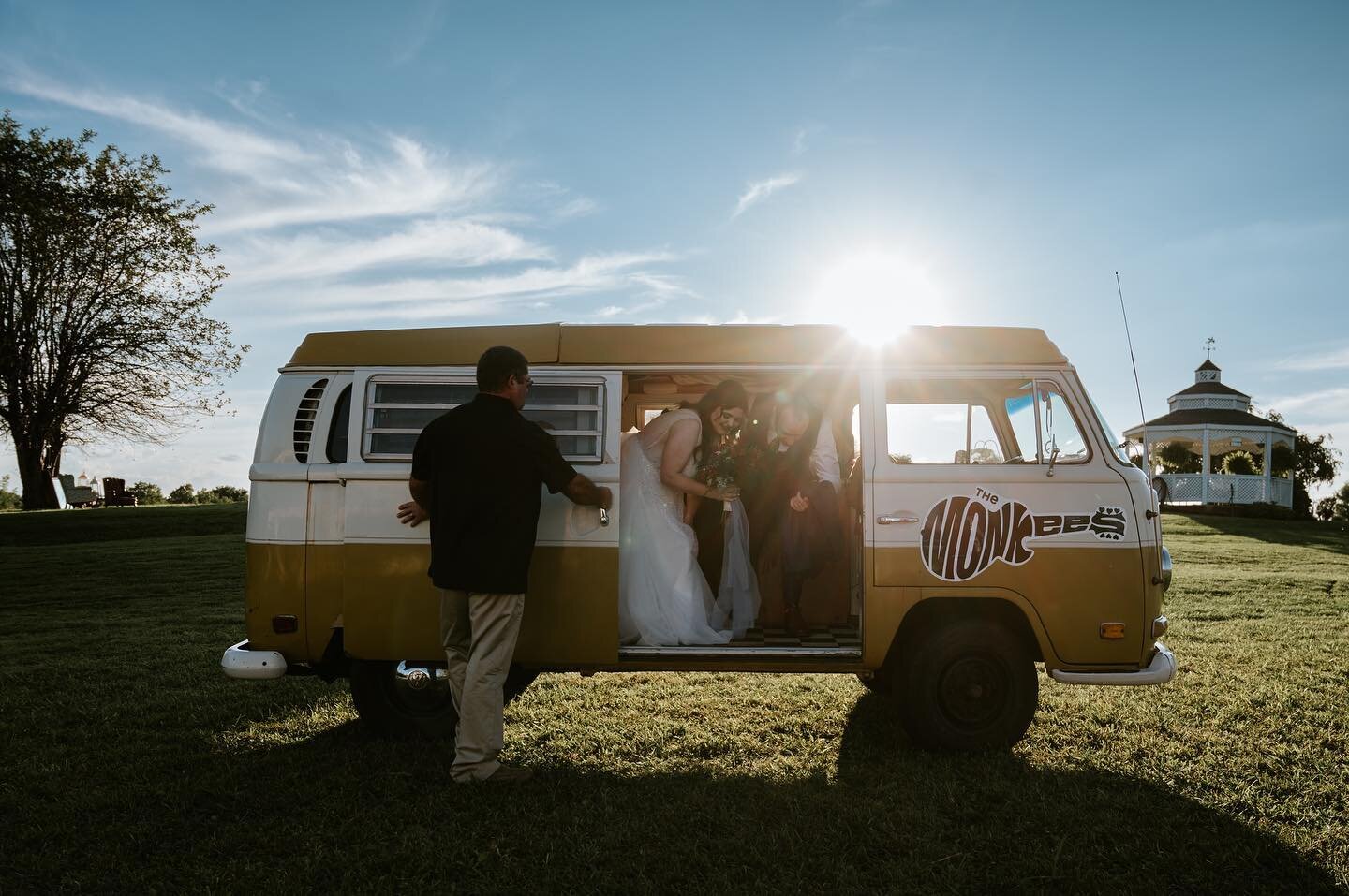 Write your own story. Dance to your own beat. And throw a celebration that&rsquo;s as unique as your love.

#cincinnatiweddingphotographer #kentuckyweddingphotographer #lovestory #uniquewedding #vwbuslove
