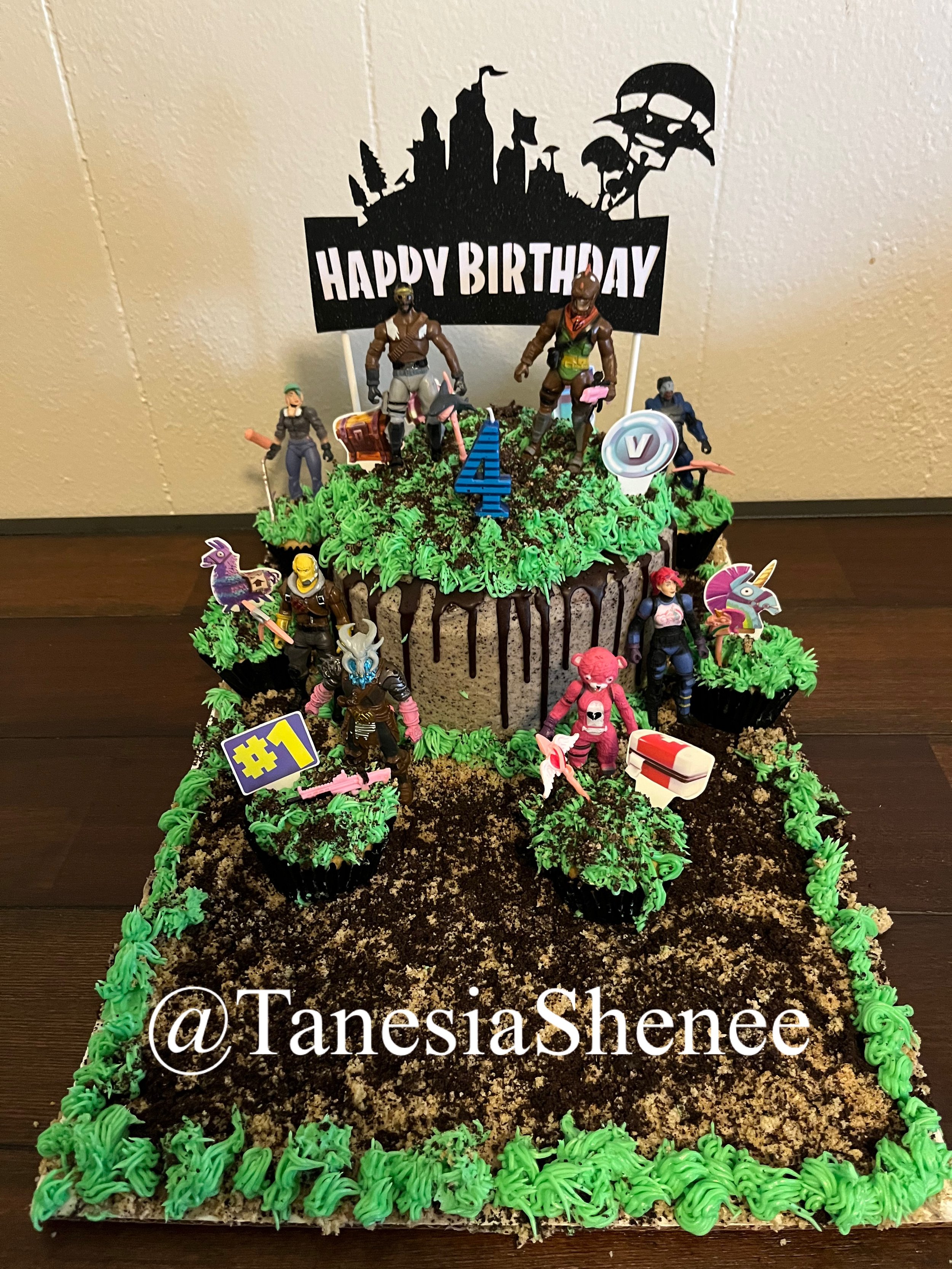Fornite cake & cupcakes