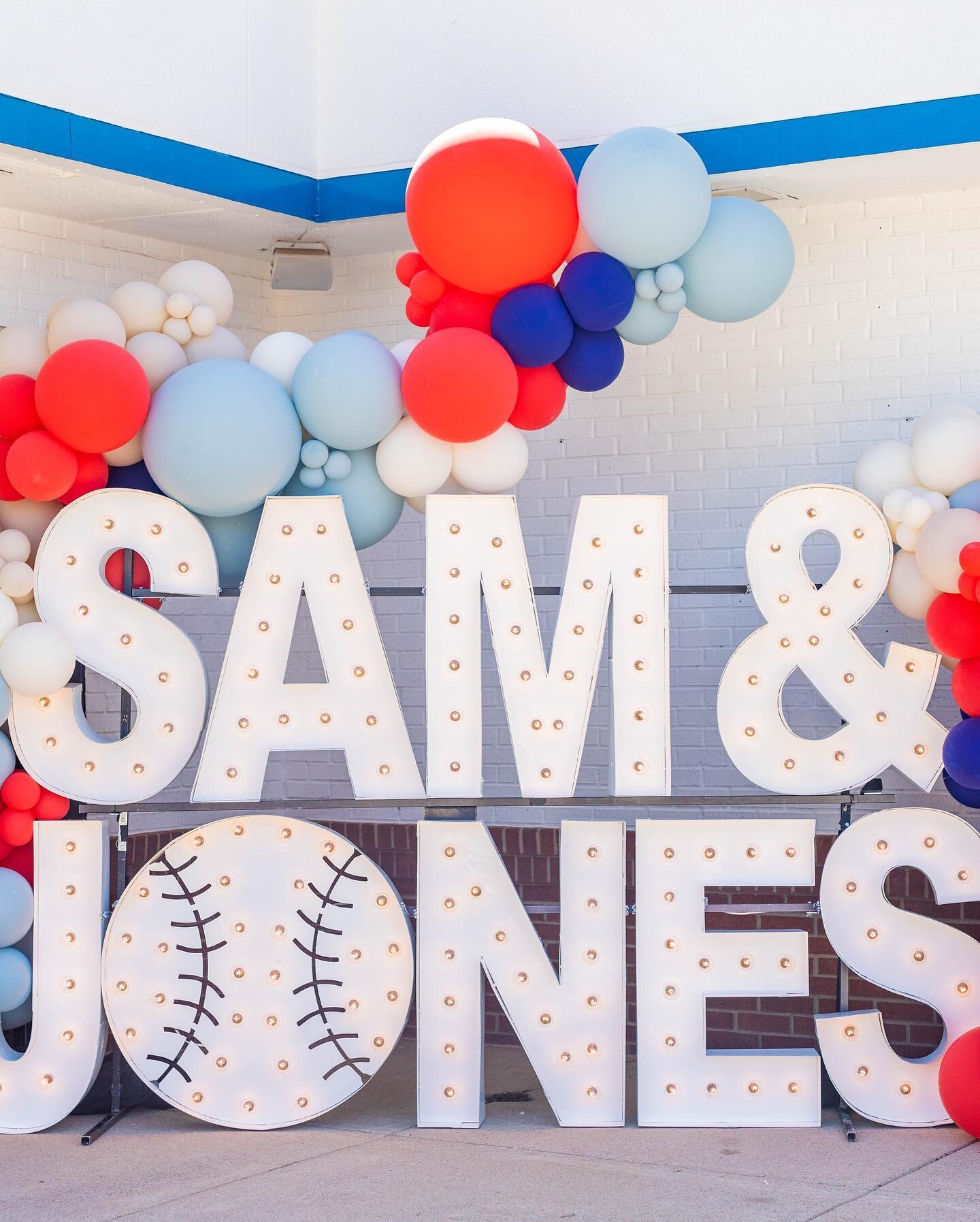Quite the rookie year for these two little sluggers! 

Vendors:
Venue @handelsplanolegacy 
Balloons @lushra 
Soft Play @weliketosoftplay 
Candy Cart @weliketosoftplay 
Cakes @batchfrisco