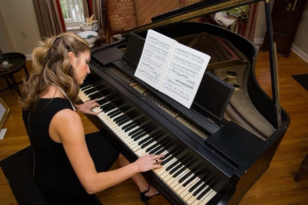 Piano vs Guitar for Beginners: Which is Better?