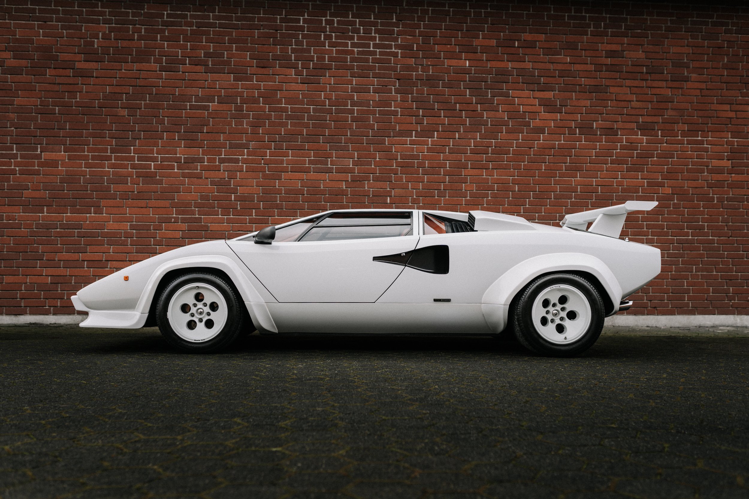 Lamborghini Countach-3.jpg