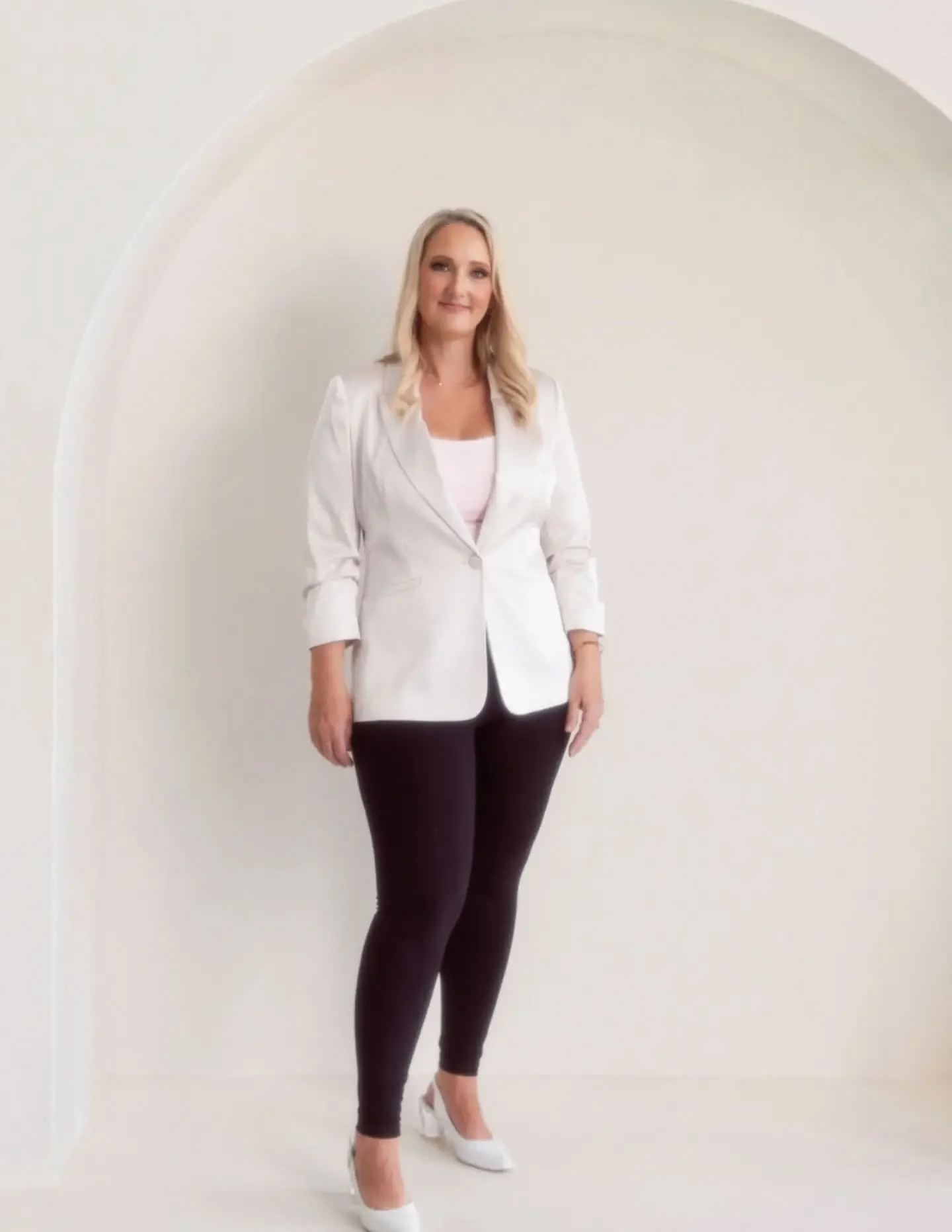 Meet the team ☀️ 

We've got a couple of exciting new additions to the team this November!!!

Melissa from Solae Haus will be here on Sunday&rsquo;s from 8th November offering Advanced Lymphatic Drainage using the NuVue Protocol. Bookings open now 😊