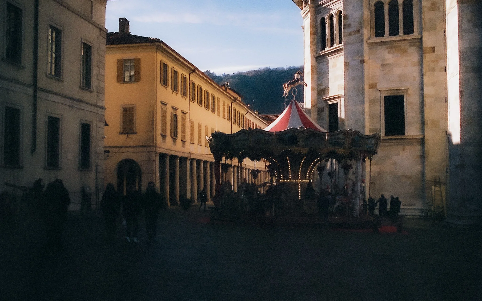 B060359-R1-22-23.jpg