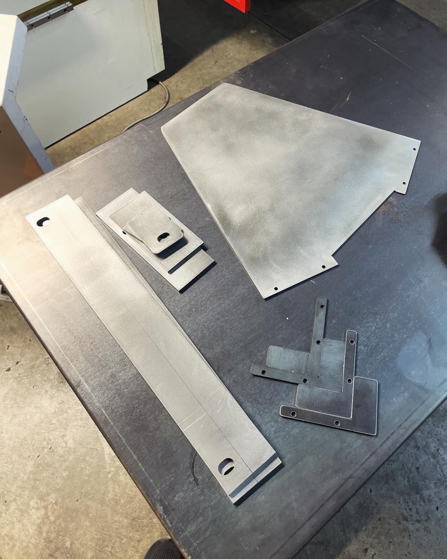 Cutting and bending a little bit of just about everything in February!  What projects do you need laser cut?!

#fabrication #metallasercutter #lasercutting #pressbrake @bodor_laser_ #manufacturing #steel #engineering