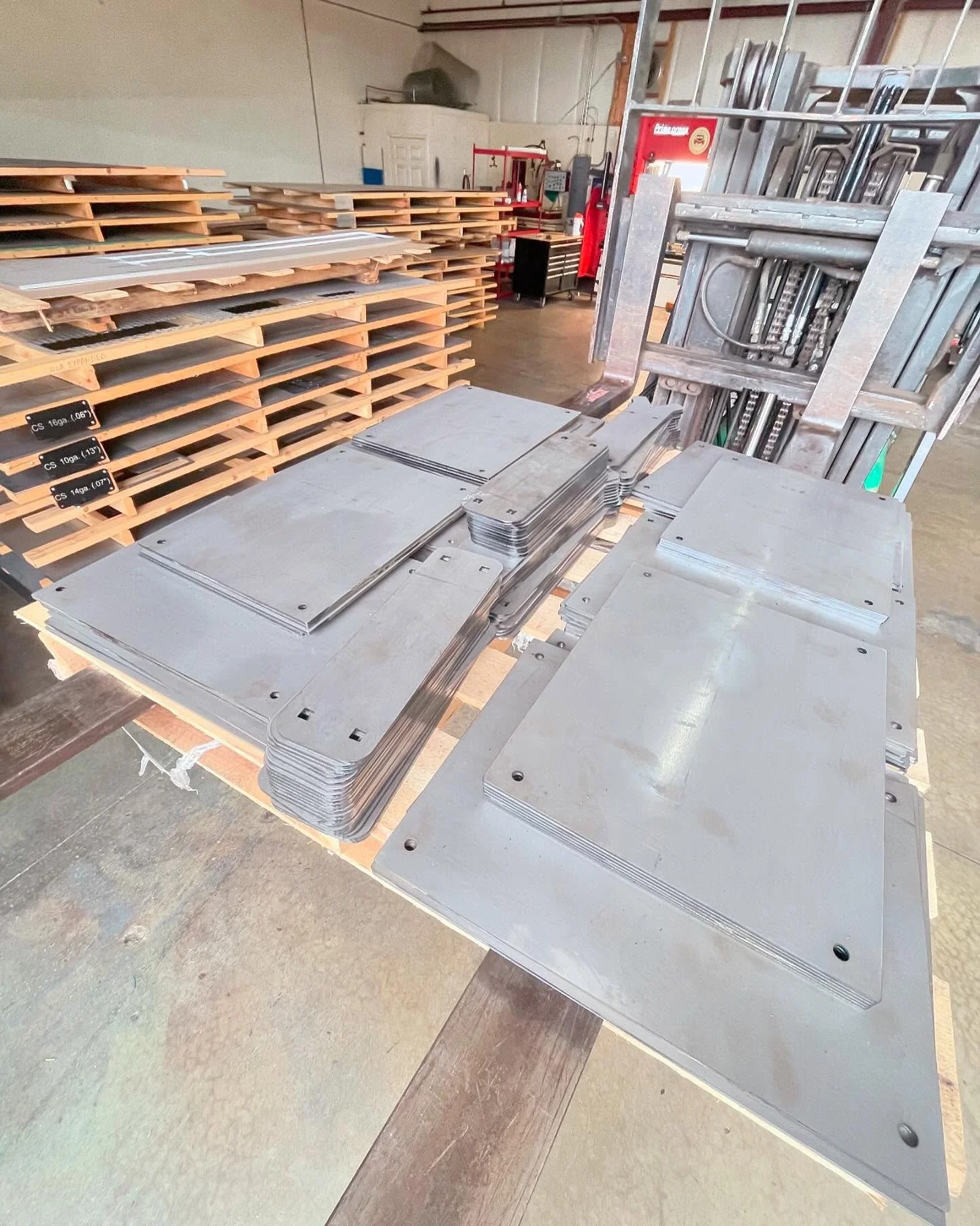Beautiful parts coming through!  Our cutting and forming services are ready for you! 

#metal #lasercutting #pressbrake #metalforming #manufacturing #fabrication #madeintheusa #supportsmallbusiness