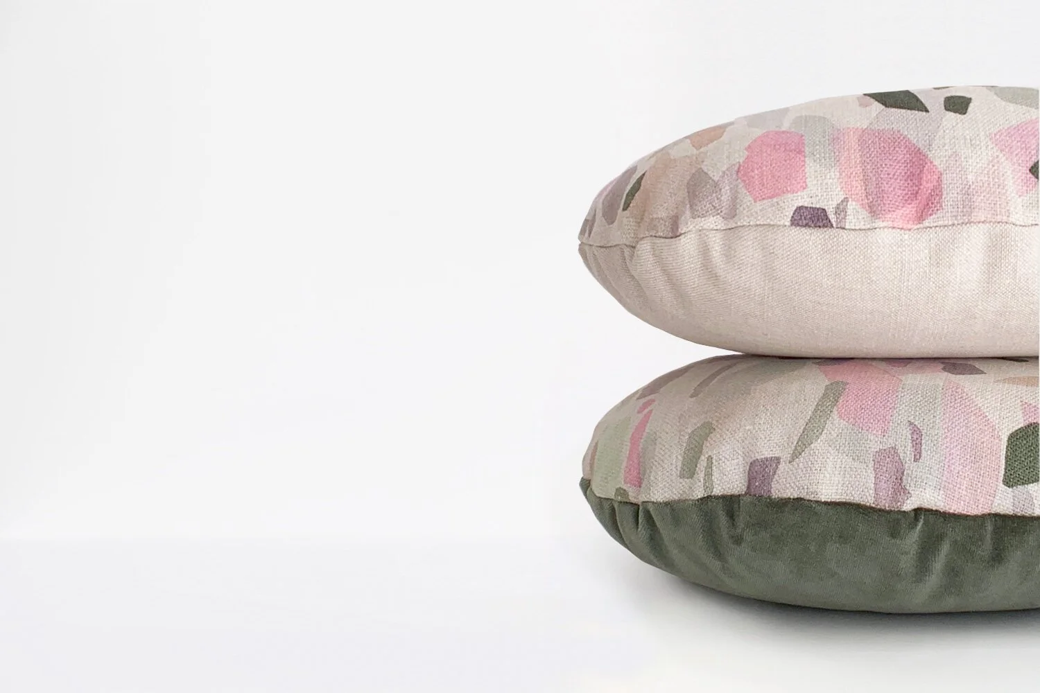 Cushion-BL-Shapes-Flamingo-2.jpg
