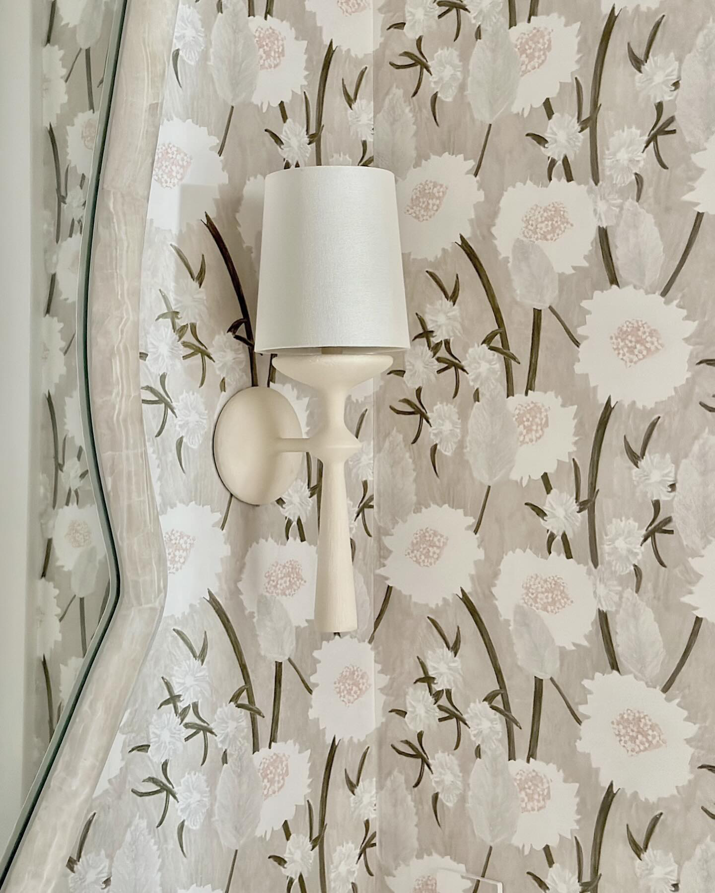 Louise Jones Alice Stone wallpaper