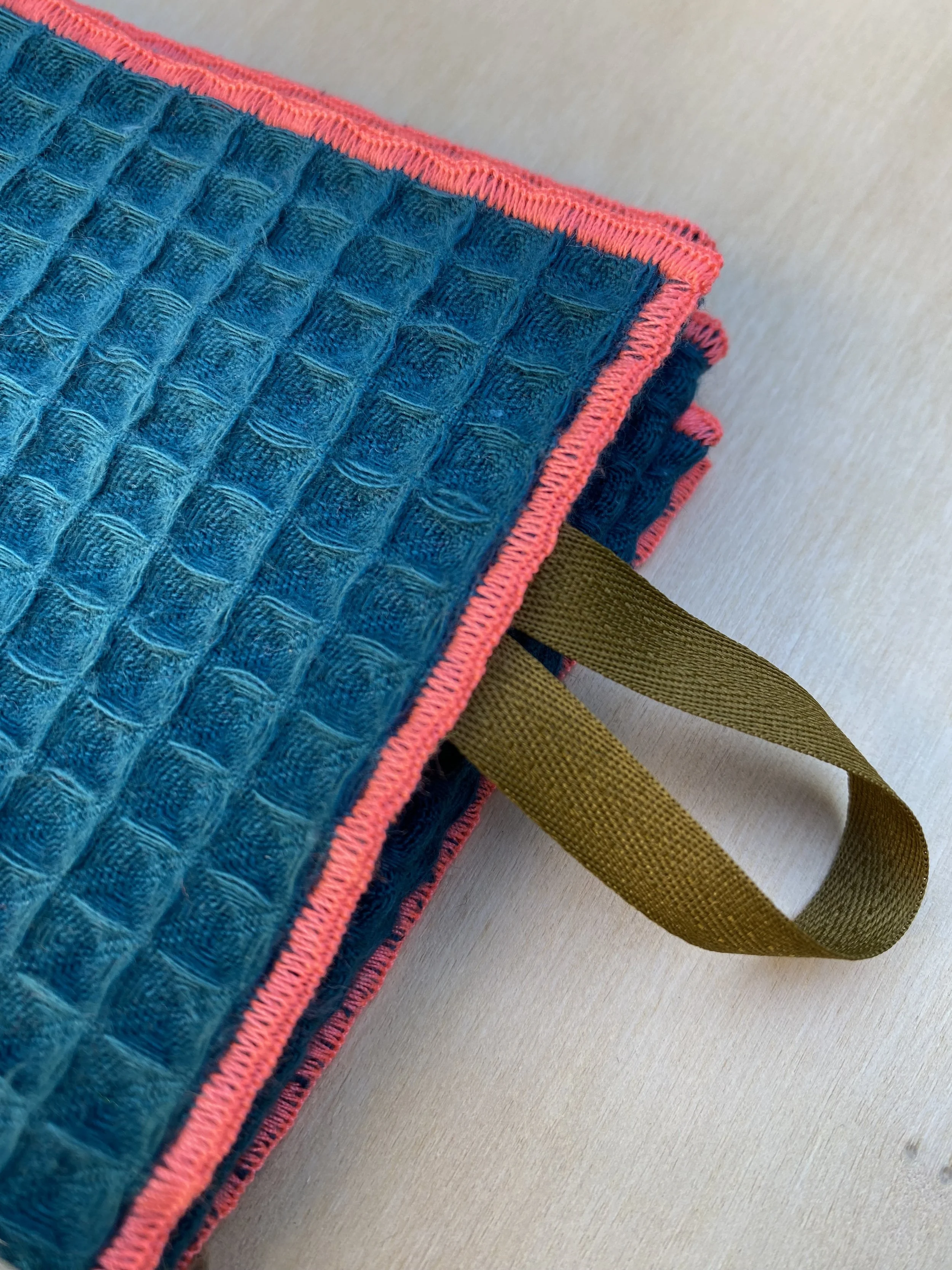 Essuie Main EMEURAUDE Rose Fluo Zoom.jpeg