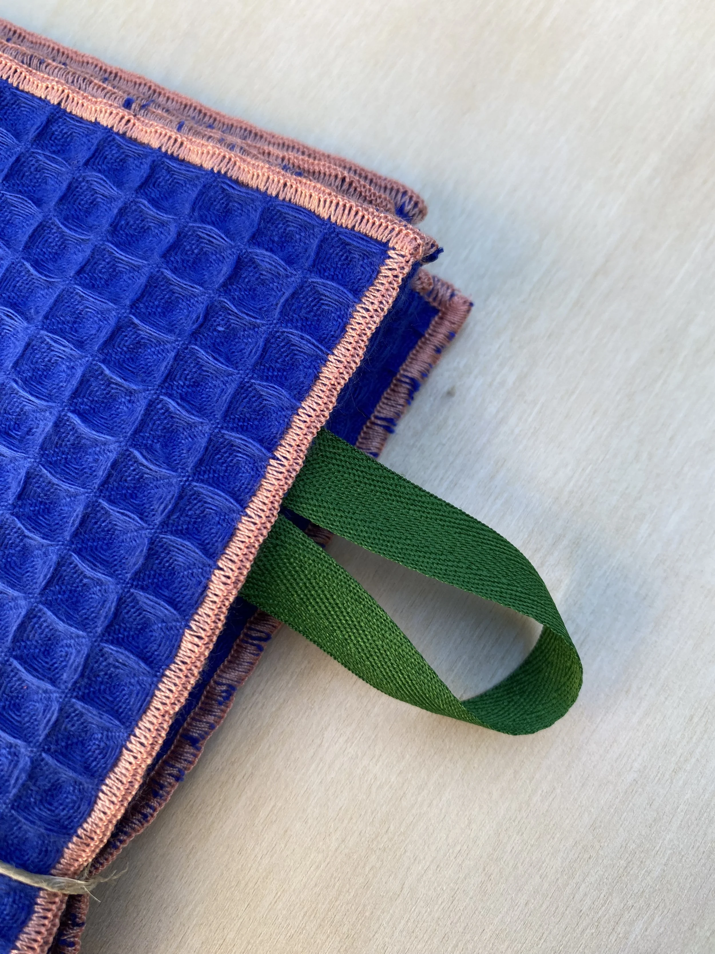 Essuie Main BLEU Rose Zoom.jpeg