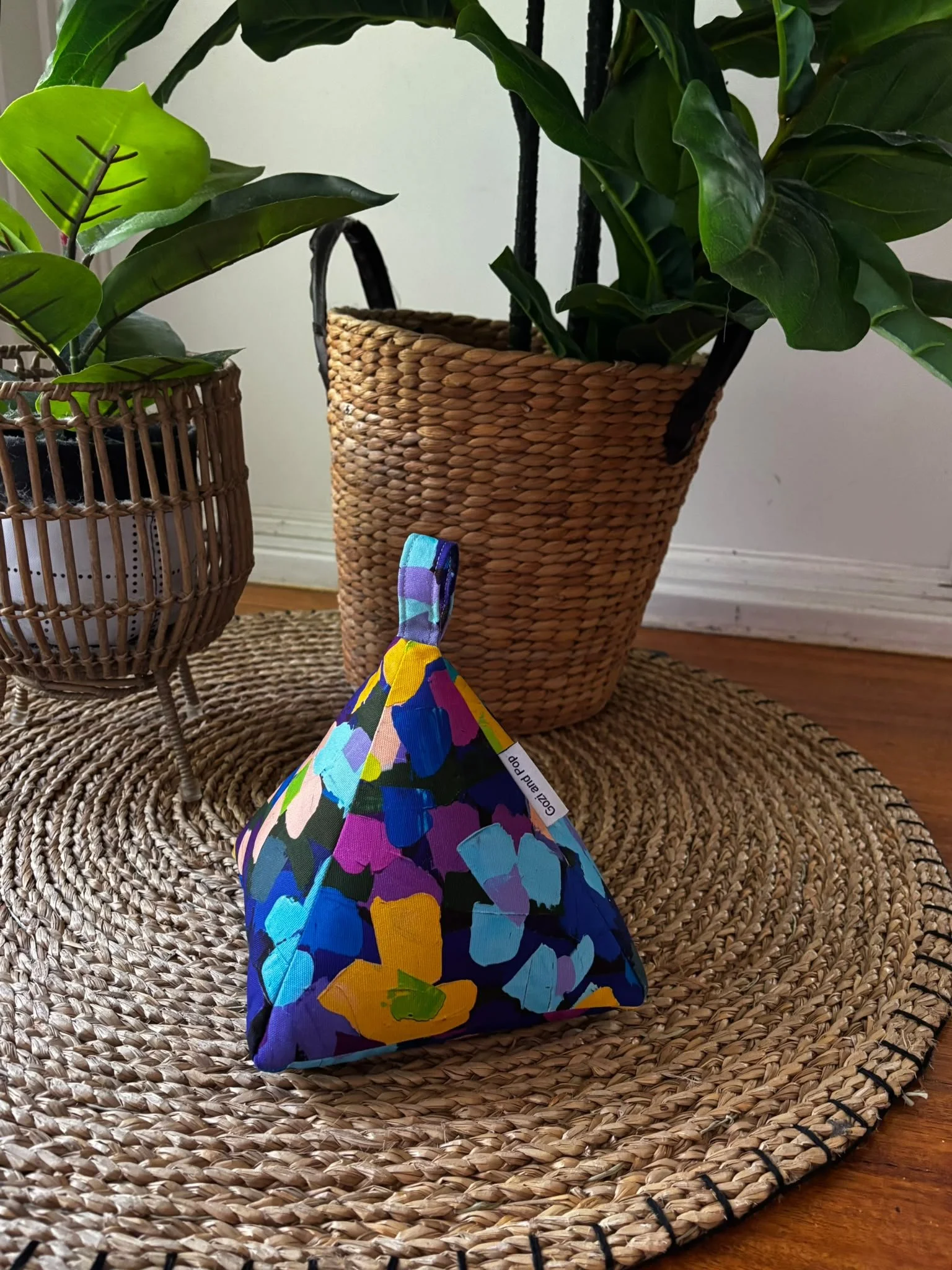 NEW Anna Blatman Rogers Garden Doorstop
