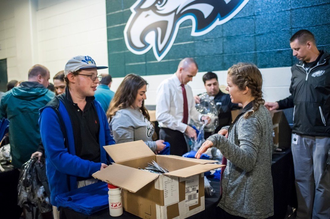 Looking to boost your non-profit's visual storytelling.? Here's how:

📚 Showcase real people and events to build emotional connections.
🤝 Use powerful images to encourage donations and volunteer sign-ups.
🌍 Build a community by sharing photos that