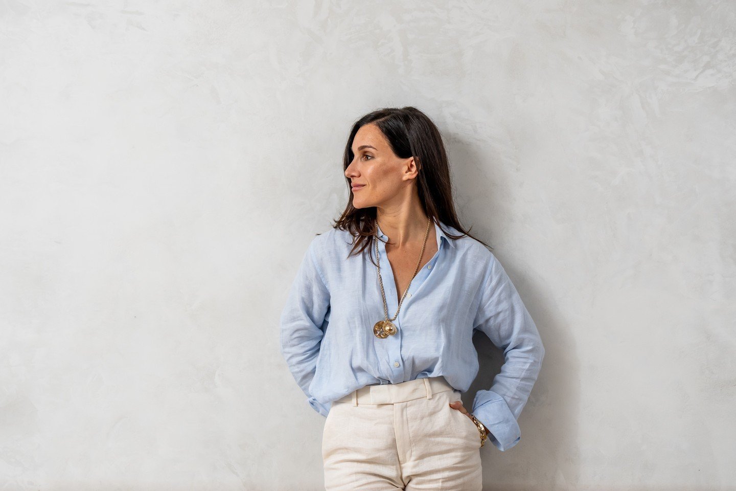 Are your branding photos feeling a bit stale? It might be time for a refresh! Assess your current image and consider key indicators for a rebrand, like shifts in your target audience or market changes.

#brandingphotography #brandingphotographer #per