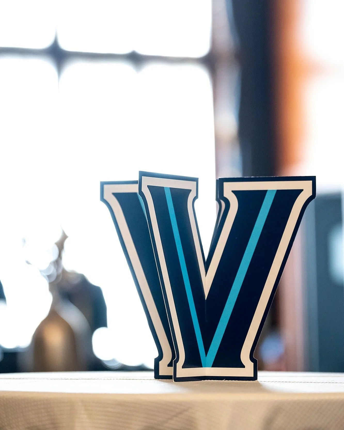 Don't ignore the decorations when you are planning your next event (even if it is a smaller event)! When you have consistent branding and decorations, your event photos instantly turn into great marketing assets. I love the way Villanova brings in th