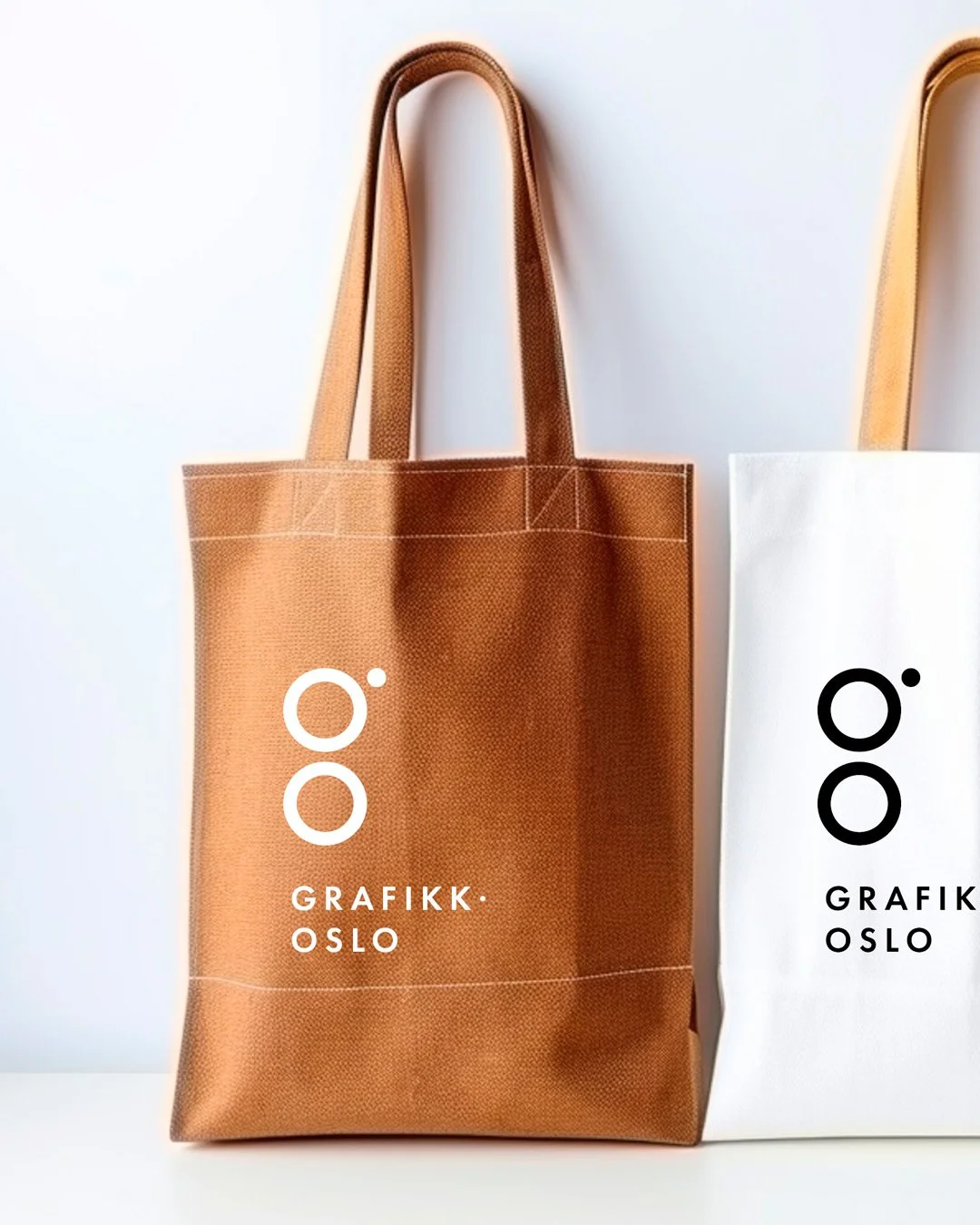 S&oslash;ndag 9. mars klokka 13 opnar @grafikk.oslo i Riddervolds gate 9. Hugo Opdal er ein av initiativtakarane bak galleriet, og Sverre Bjertn&aelig;s er kunstnarleg ansvarleg. 

Tegneren vart hyra til &aring; designe logo, identitet og enkel netts