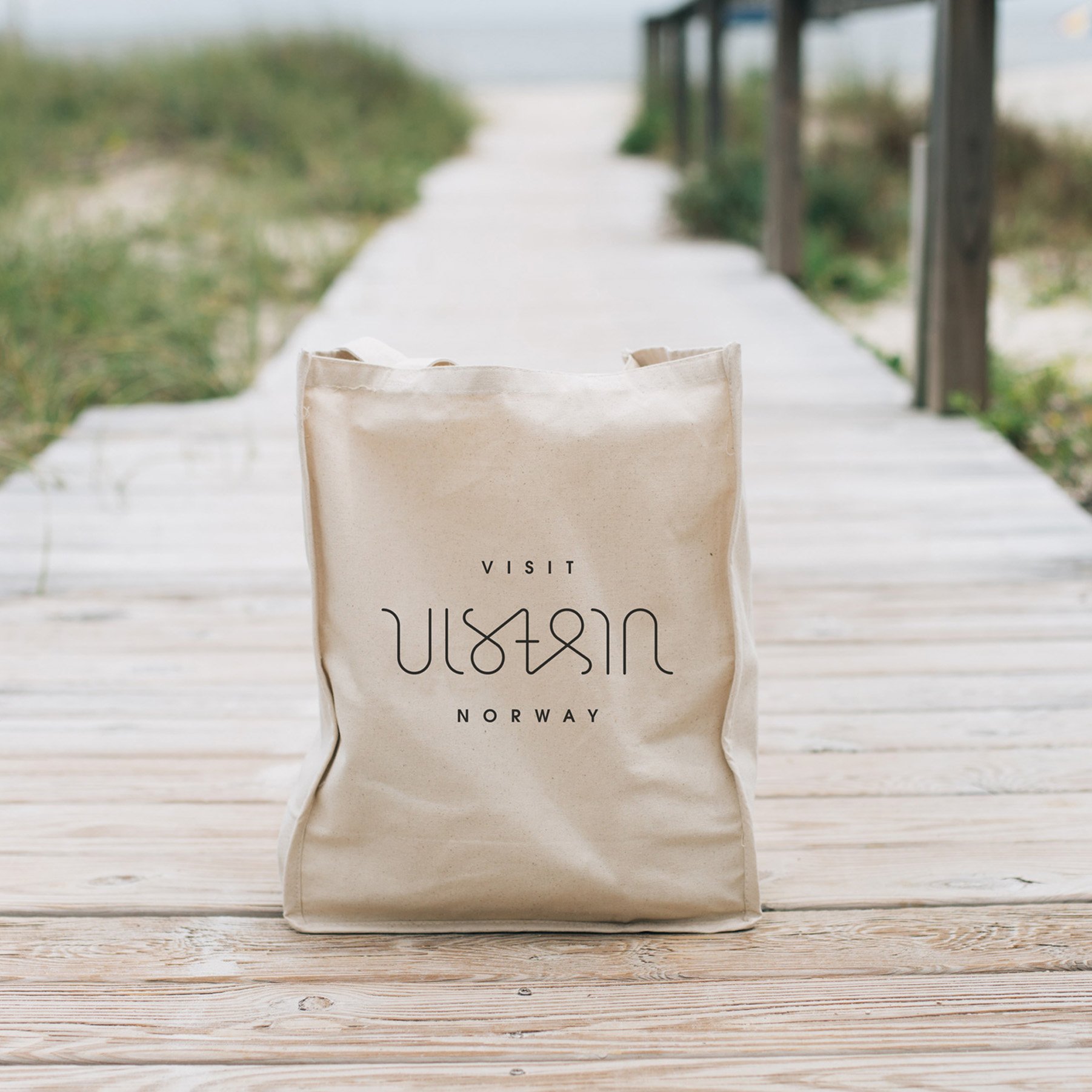 Logo på vesker for visit Ulstein.