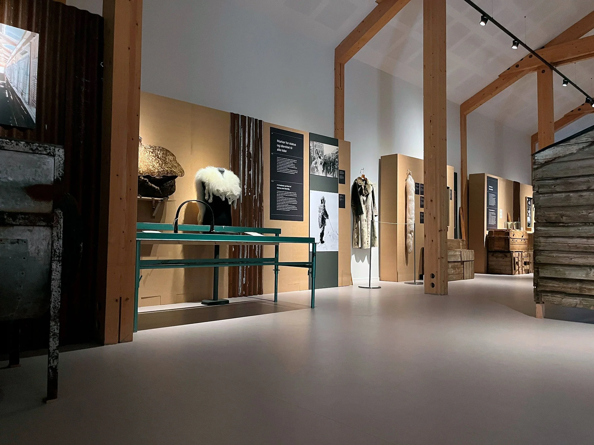 Frå utstillinga Pelstid ved Sunnmøre museum