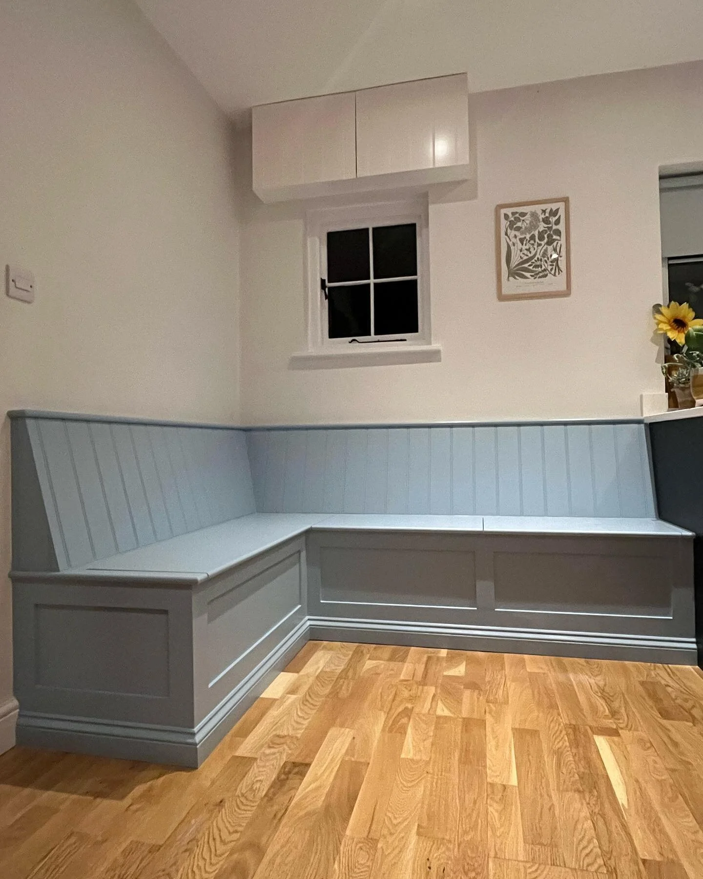 Fitted furniture is the best way of utilising space &amp; is fully customisable to any room. From benches, cupboards &amp; wardrobes we can work with you to ensure every last millimetre is utilised!

#fittedfurniture #kitchenbench #lulworthblue #farr