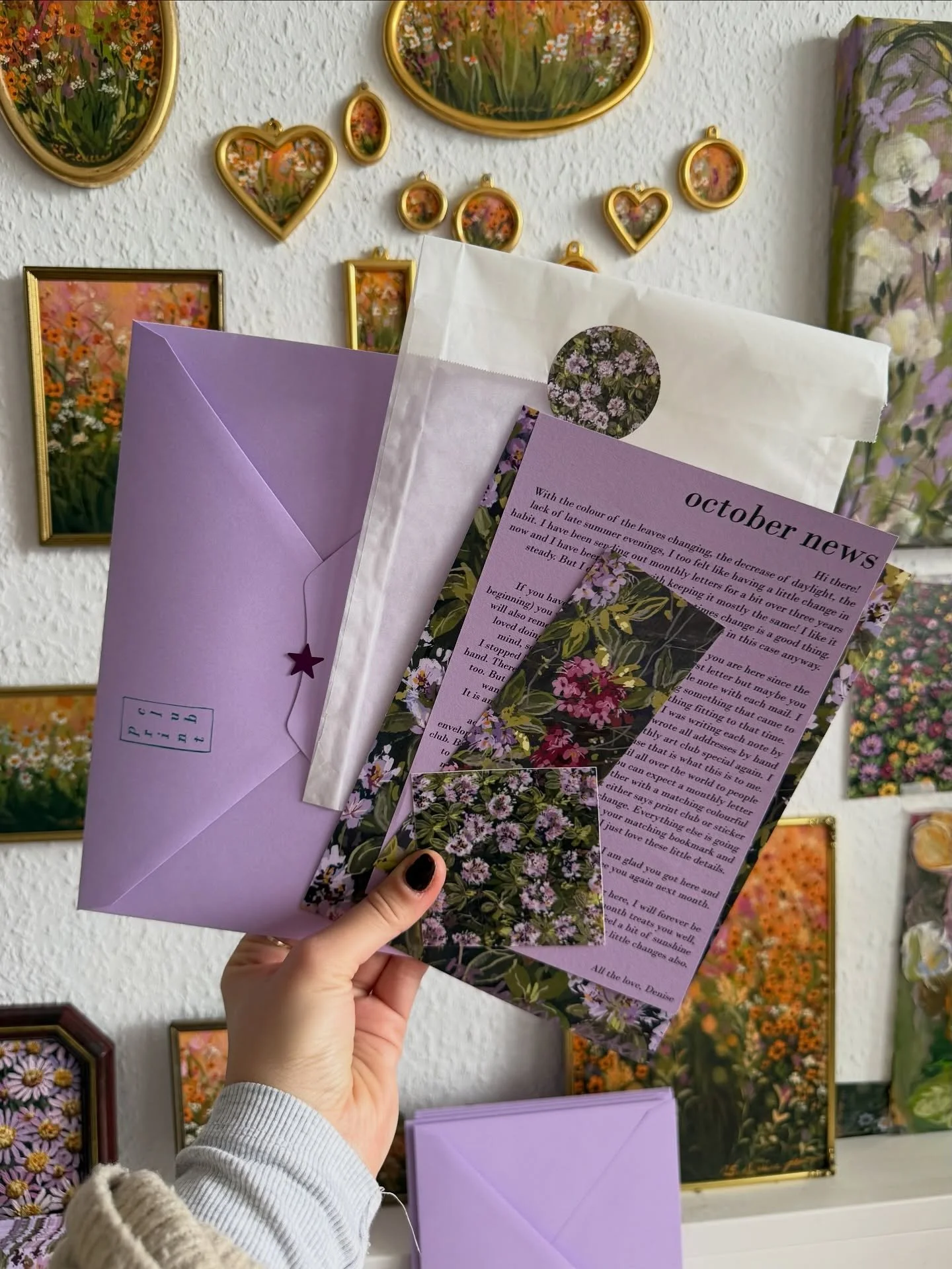 Hi!!!! It was time for an upgrade and it&rsquo;s finally here!!!! 
Print club and sticker club has now some additions little details - I got new envelopes, they will be matching the artwork each month 💜, new stamps and I added a little letter with s