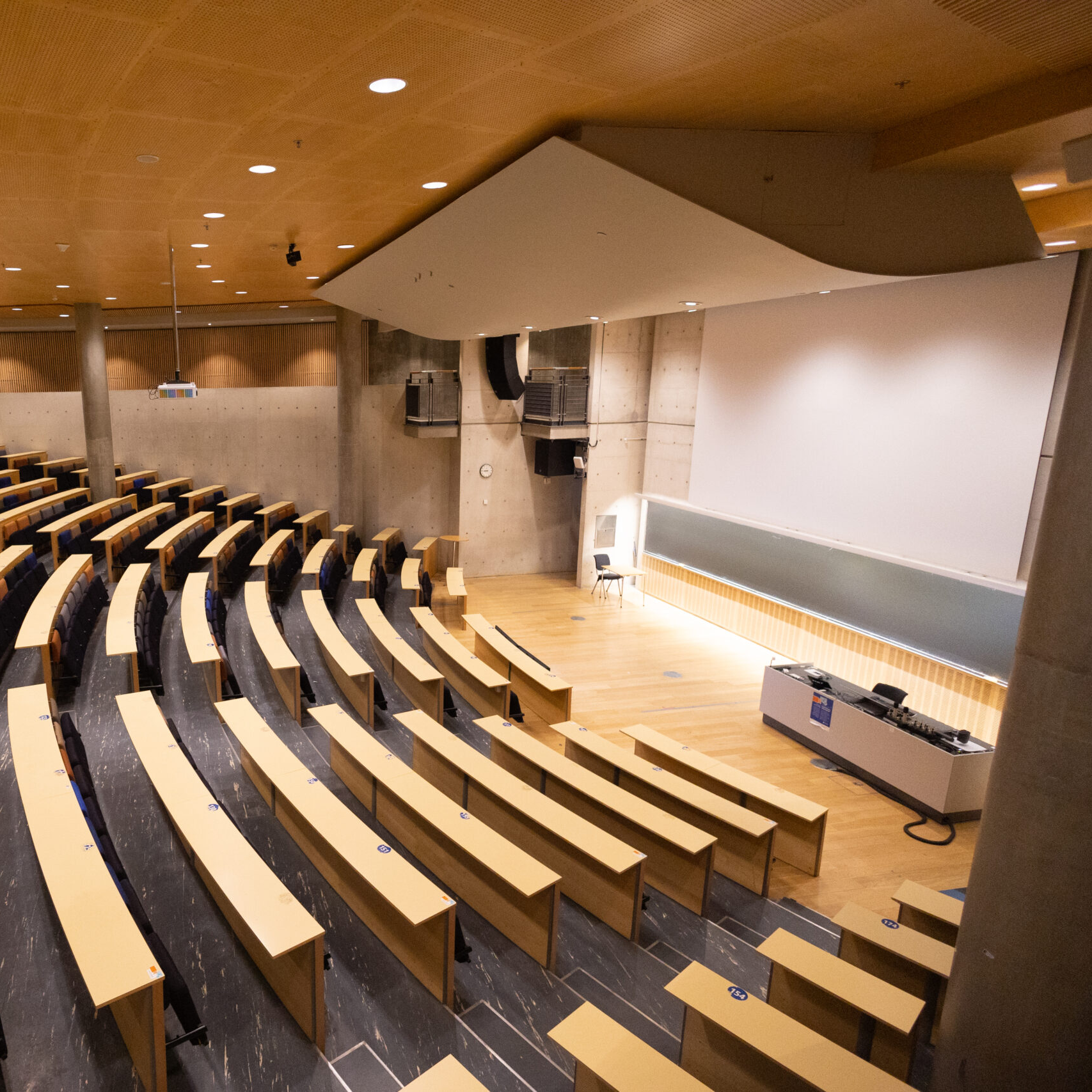 Avslutningskveld med Kino og Bildevisning