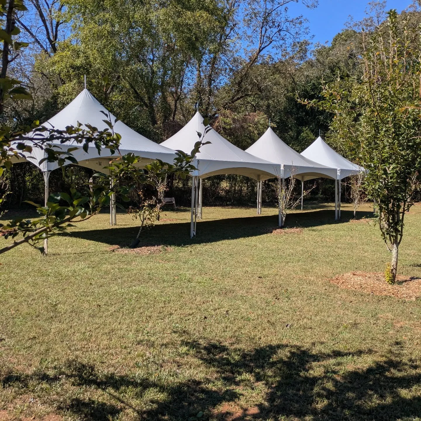 Good times loading under this 15x60 high peak tent combo! 💛
