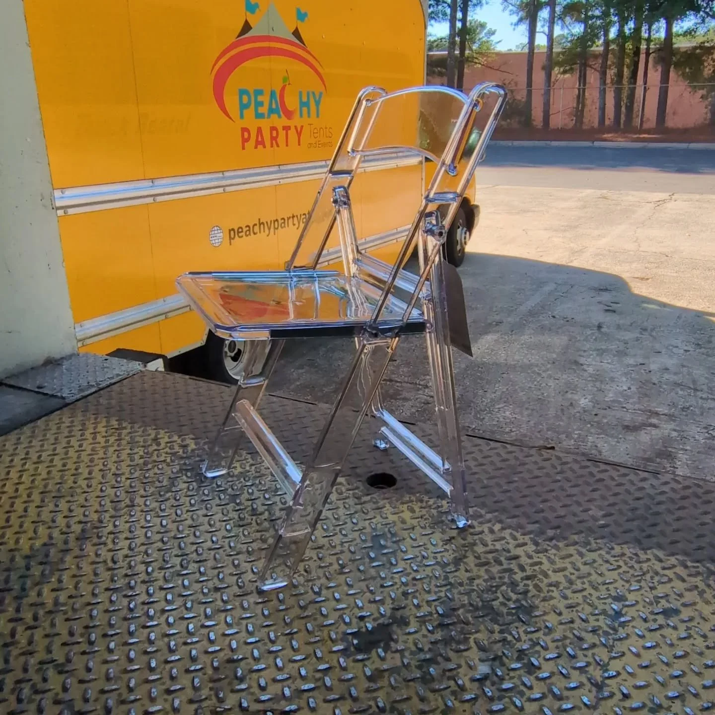 Ghost garden chairs! Will these be a hit for you or your client? Let us know in the comments! Don't be shy 🫣