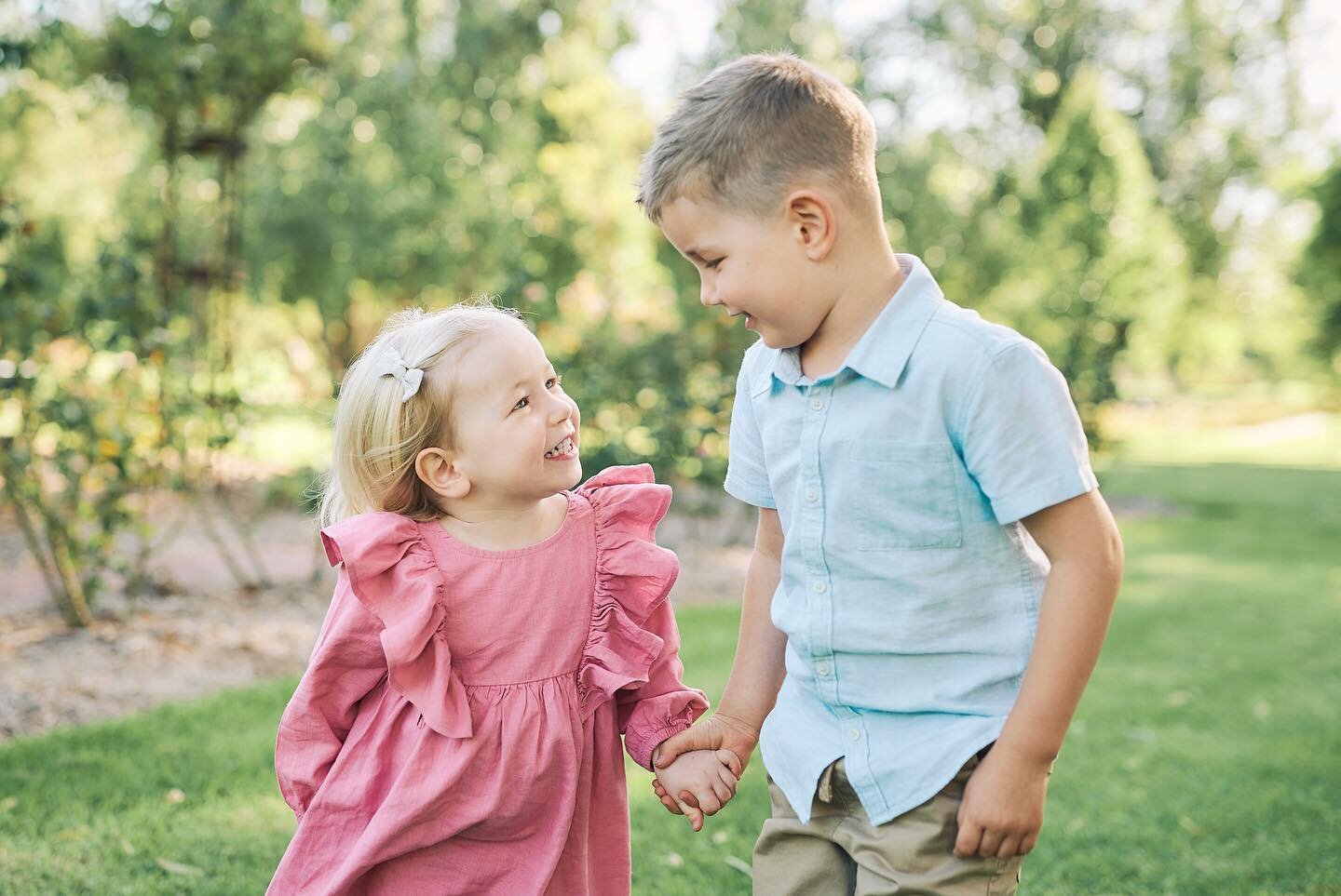 Loved this stunning little family from my Summer in the Garden Mini-Sessions earlier this year🌺☀️