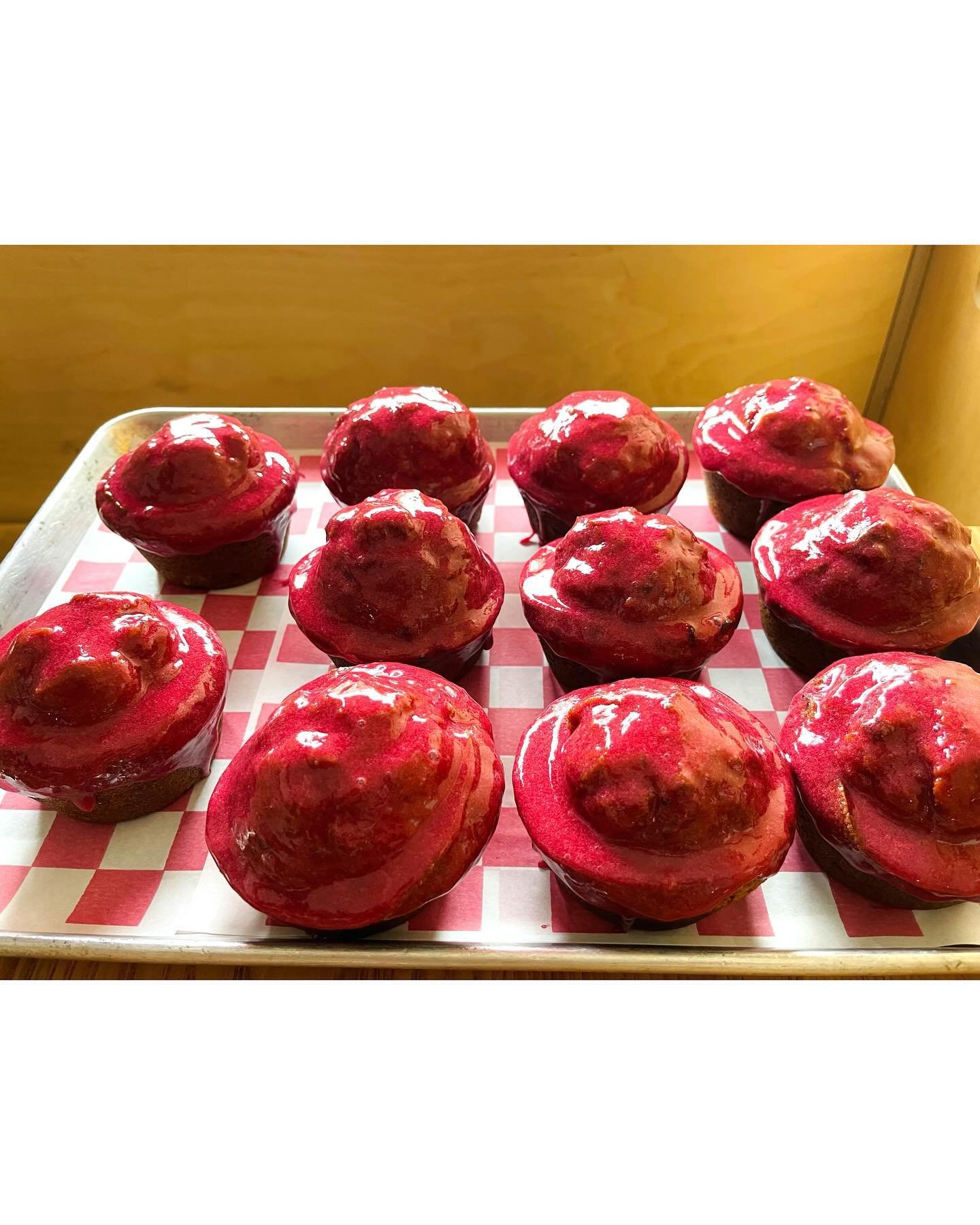 this tray excites me! 🫦🫦🫦 feels like #breakfastlipstick

@saam.robinson made these zucchini walnut muffins with brambleberry glaze! 🫨

Also in the case today, *back by popular demand* $20 mini lavender cakes! It&rsquo;s lavender milk tea sponge c