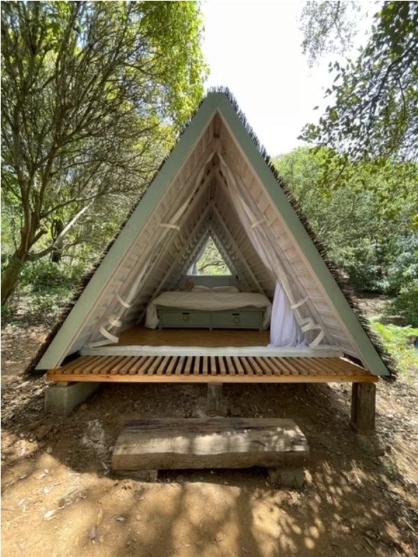 The wooden A-frame is  nestled in our cork oak forest.

4 available / 550 € course fee including the wooden A-frame rental. It comes with all beddings.