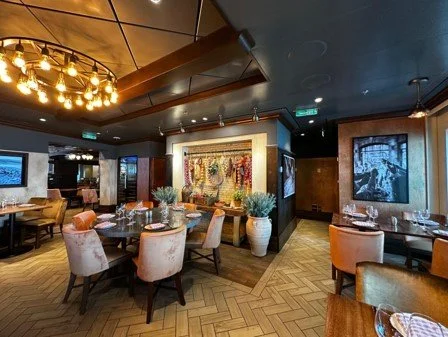 Giovanni's Interior 2.jpg