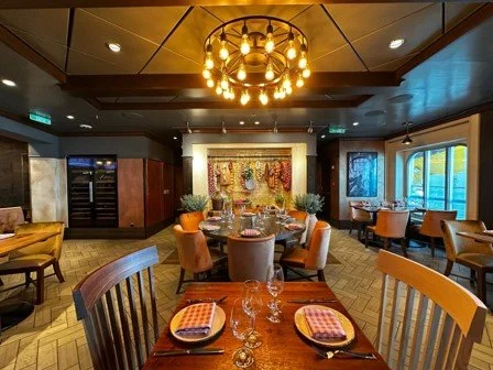 Giovanni's Interior 1.jpg