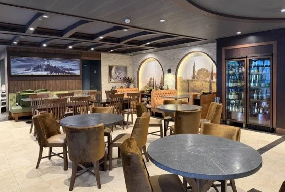 Giovanni's Interior 2.jpg