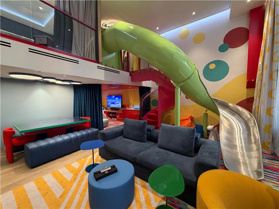 UFS Sofa.png