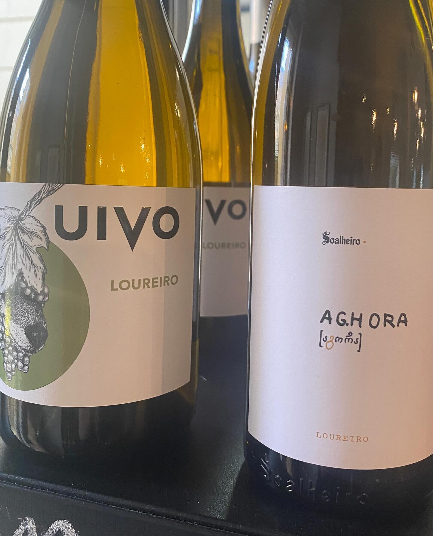 Portugal&rsquo;s natural wine scene 🎬 is blooming &hellip; great wine shop @cavebombarda !! 🙌 Cu soon doing a tasting in your cute wine bar. 🌳 🍷 🏠