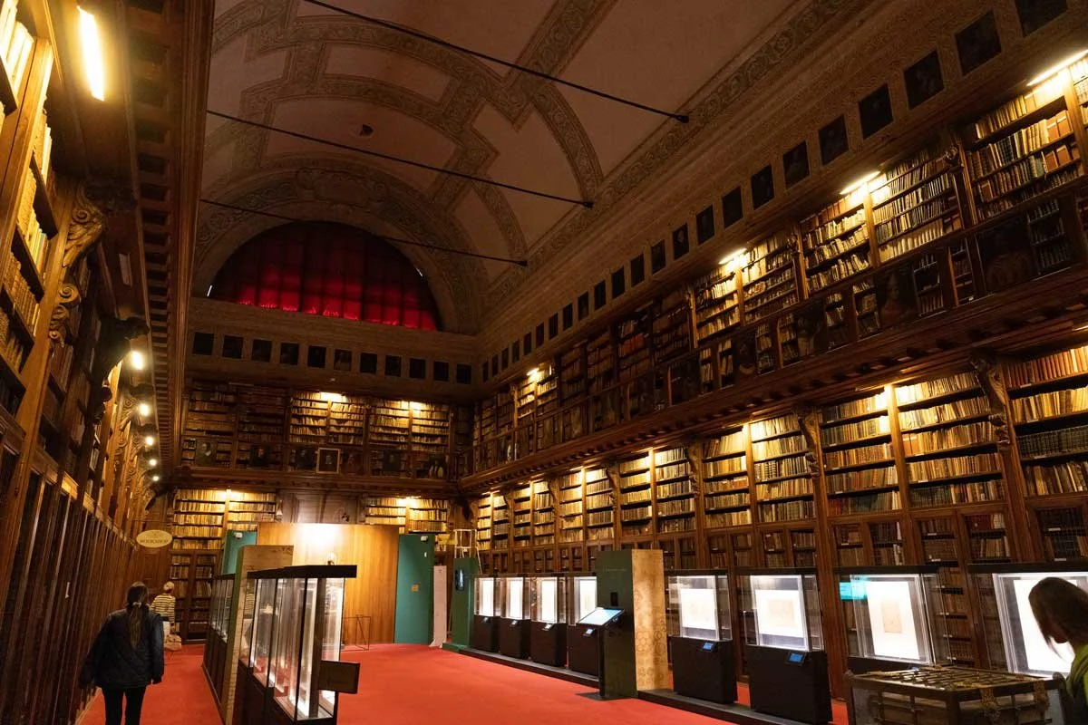 sala-federiciana-reading-room-ambrosian-library.jpg