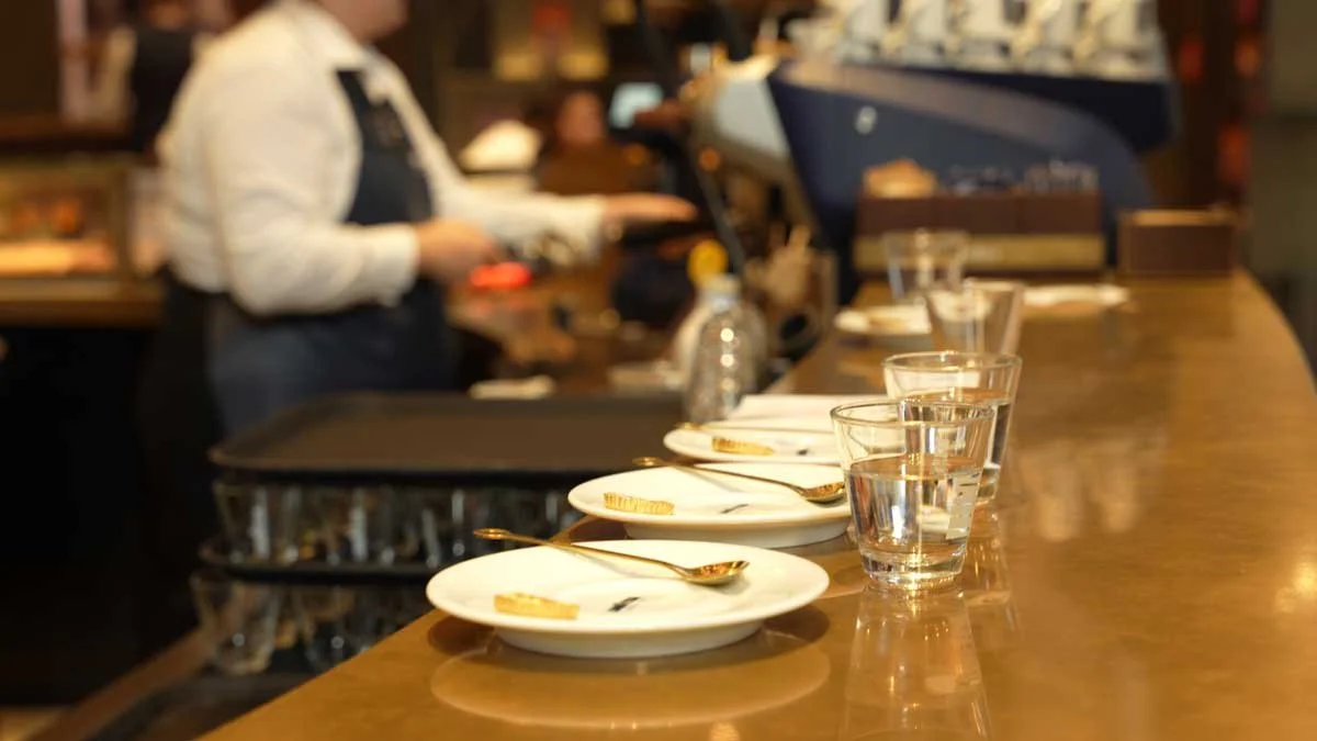 lavazza-walk-up-bar-milan.jpg