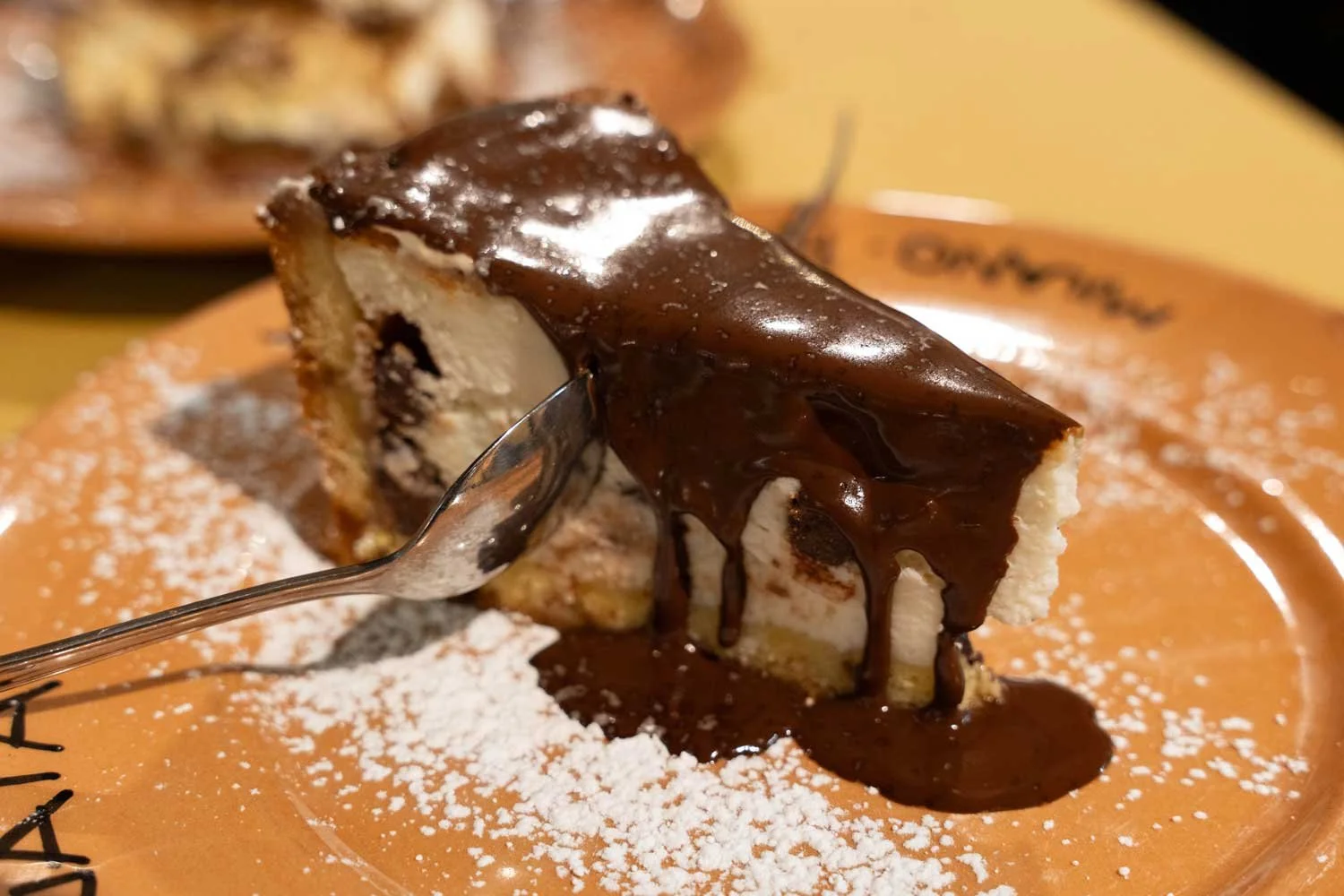 torta-di-ricotta-e-cioccolato-osteria-da-fortunata-milan.jpg