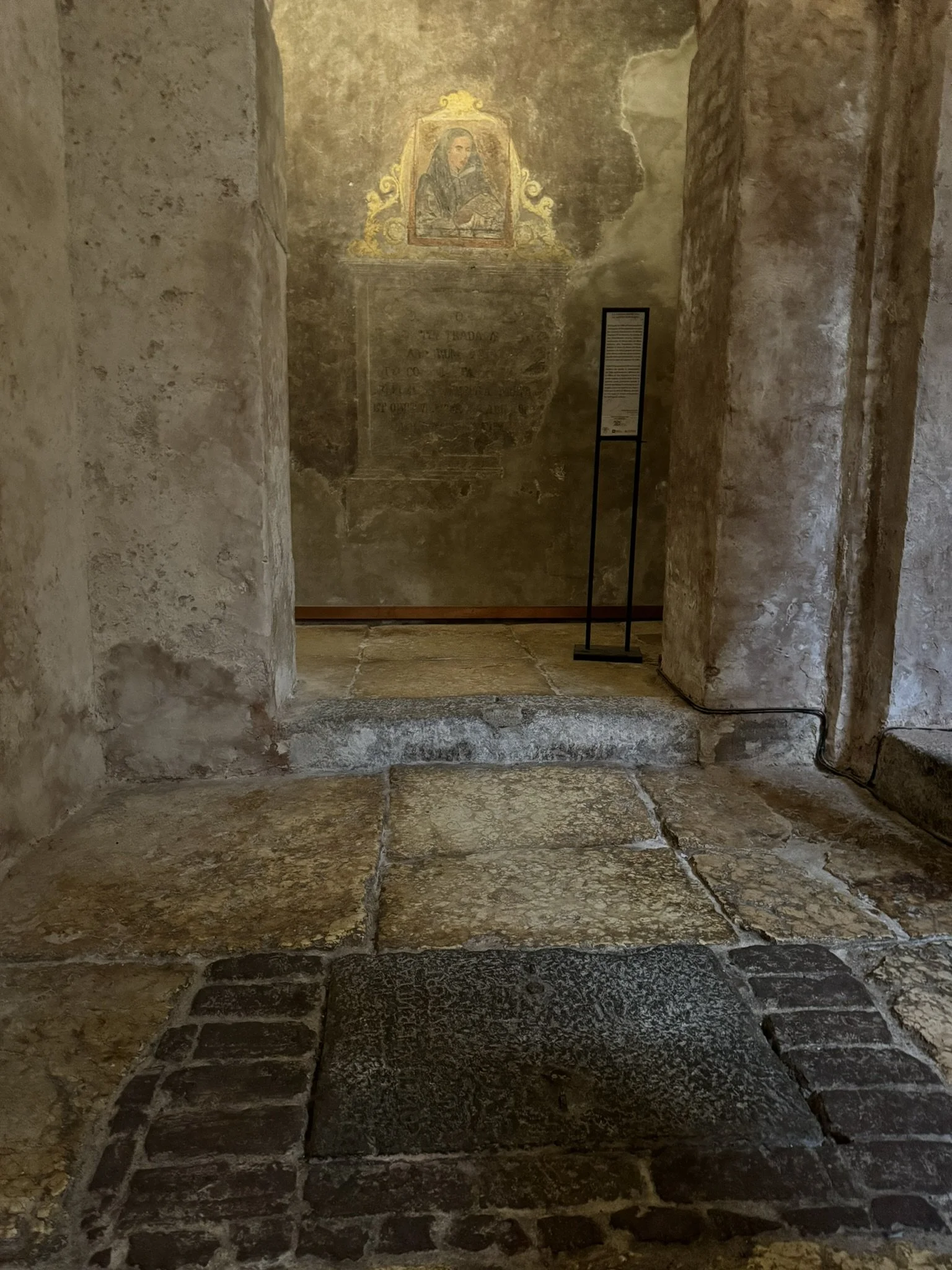 crypt-of-san-sepolcro-inside-stone-hallway.JPEG