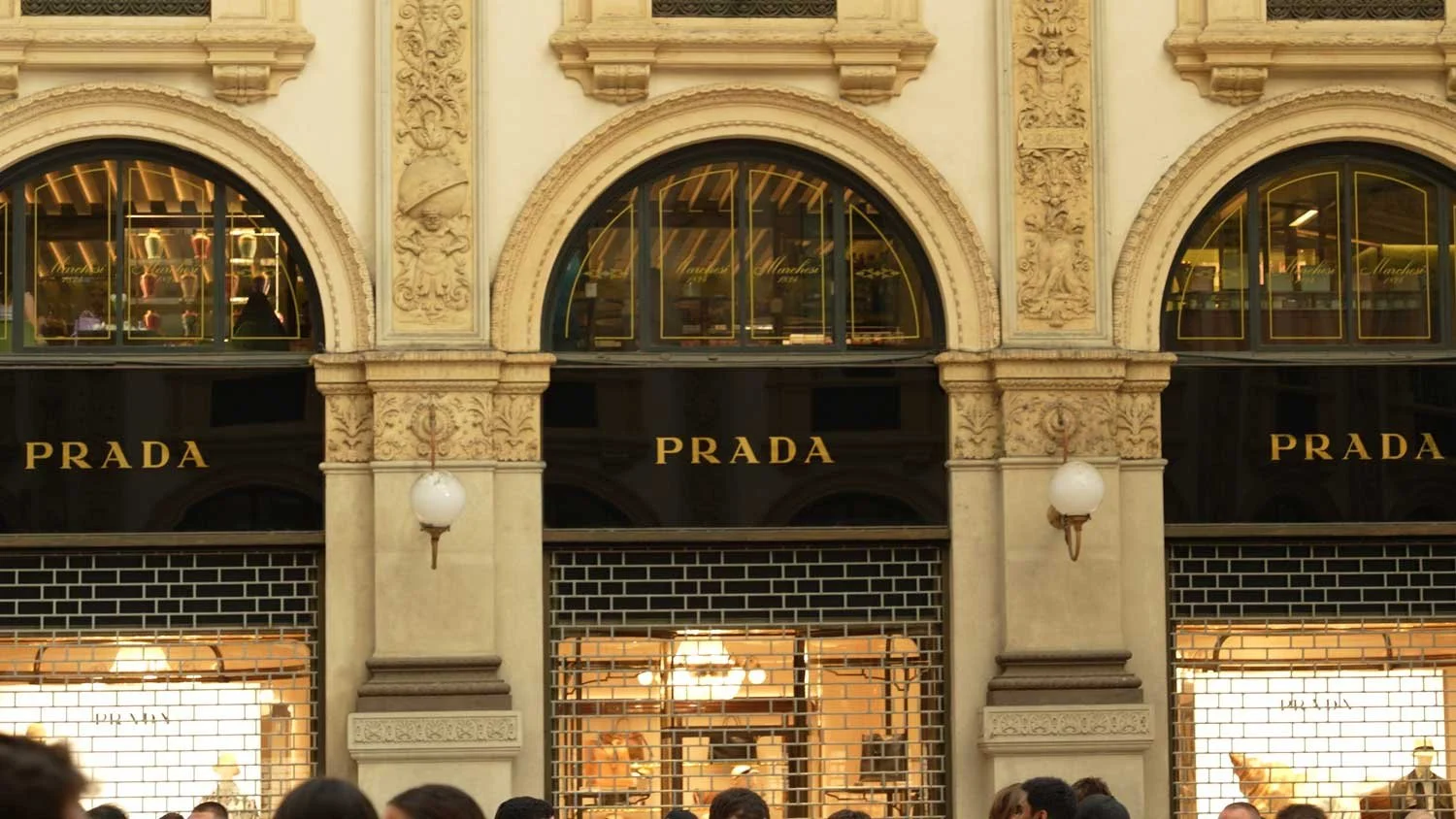 prada-galleria-vittorio-emanuele-ii.jpg